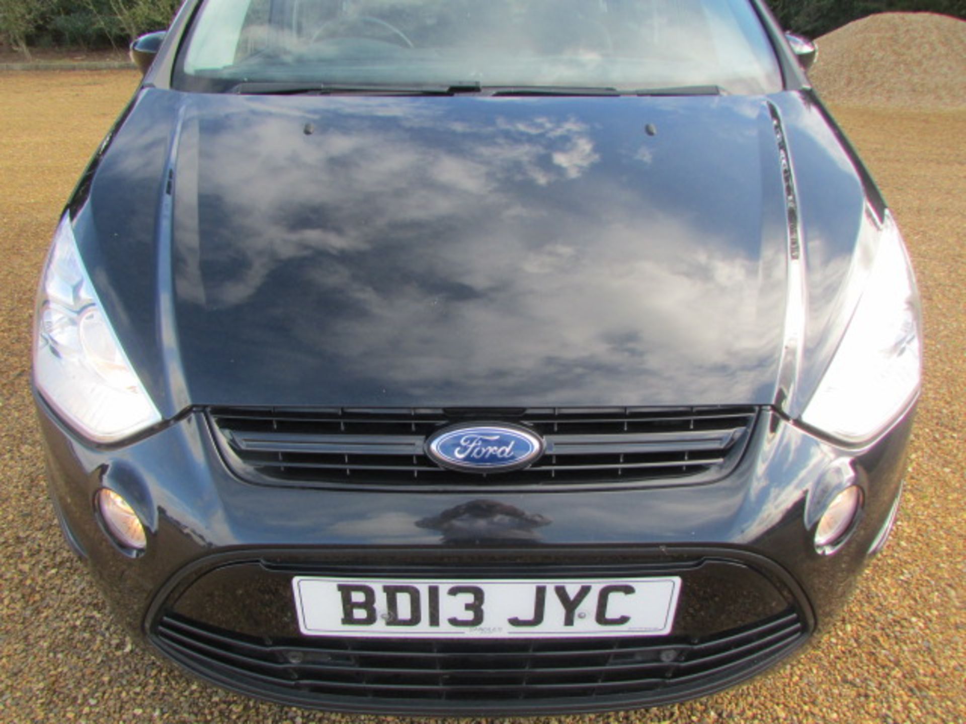 13 13 Ford S-Max Zetec TDCI Auto - Image 4 of 14