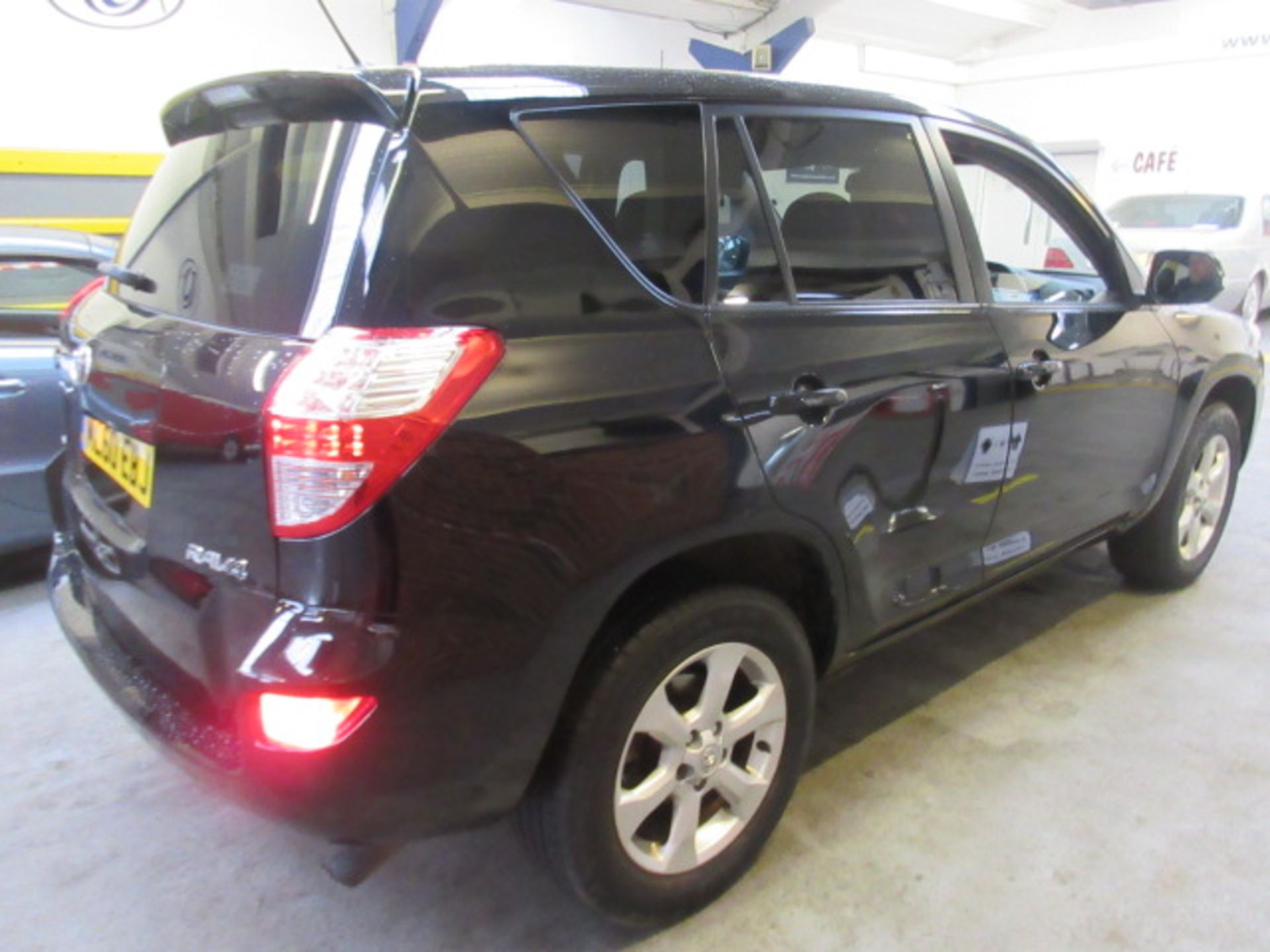 11 60 Toyota Rav 4 XTR D4 D Auto - Image 4 of 9