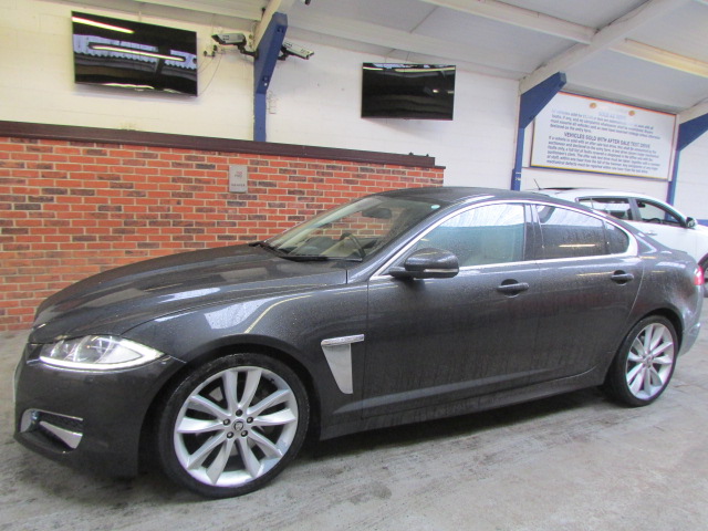 12 12 Jaguar XF S Premium Luxury V6