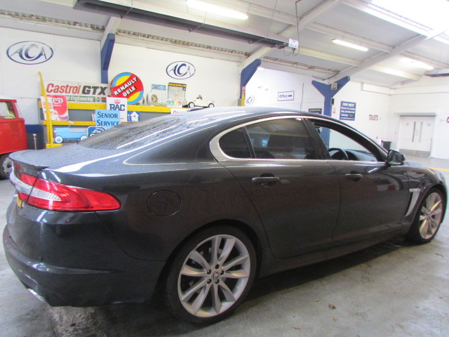 12 12 Jaguar XF S Premium Luxury V6 - Image 2 of 11