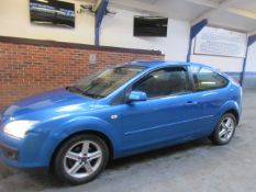 54 05 Ford Focus Titanium T