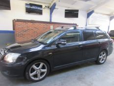 57 07 Toyota Avensis D-4D T180