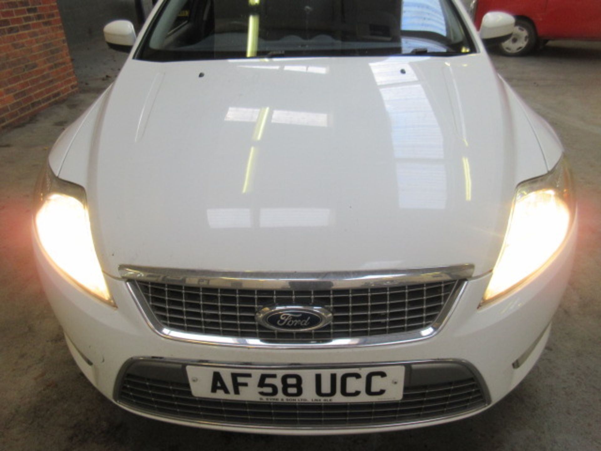 58 08 Ford Mondeo Titanium TDCI 125 - Image 3 of 11