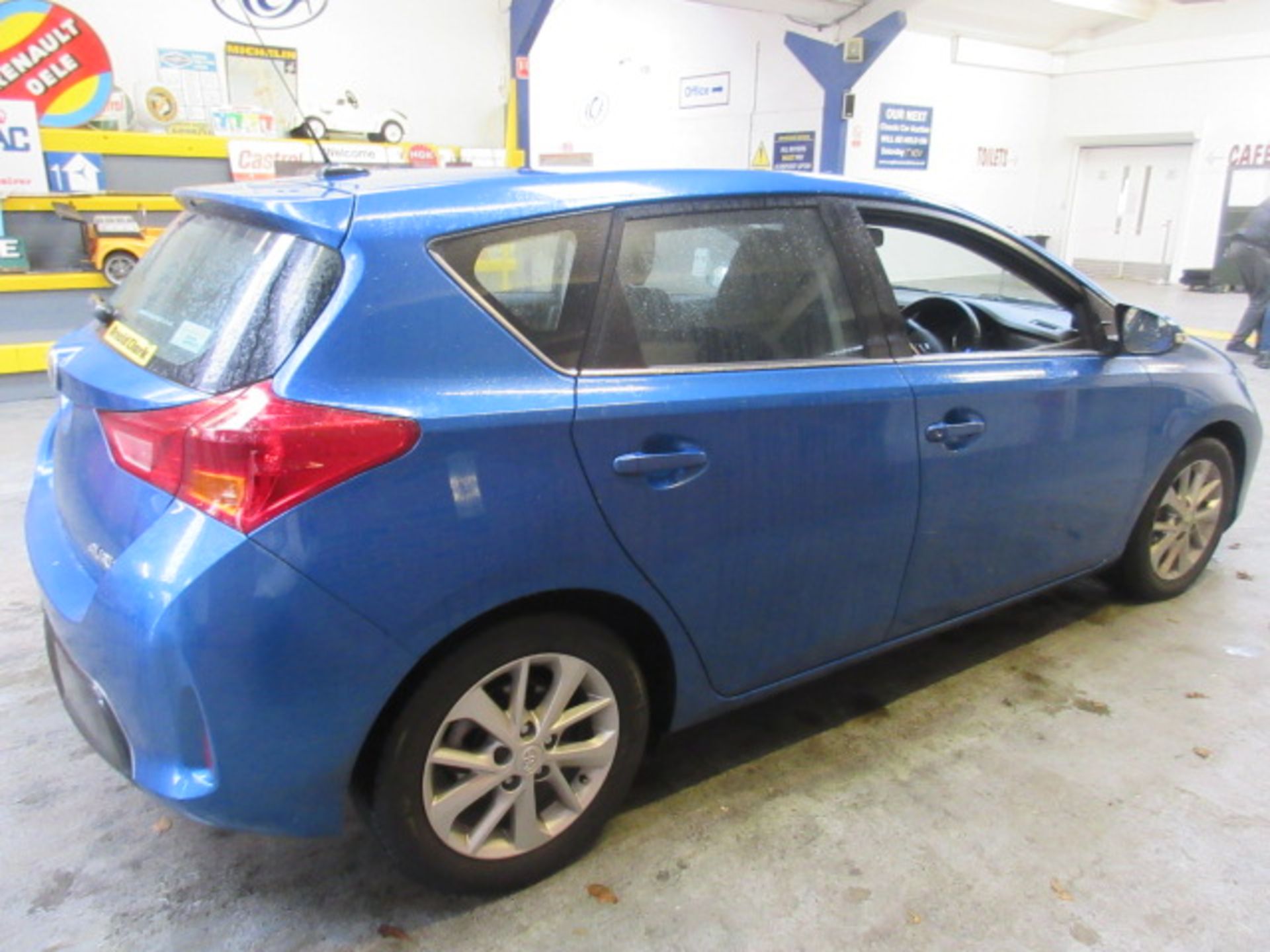 14 14 Toyota Auris Icon Dual VVT-I - Image 4 of 10