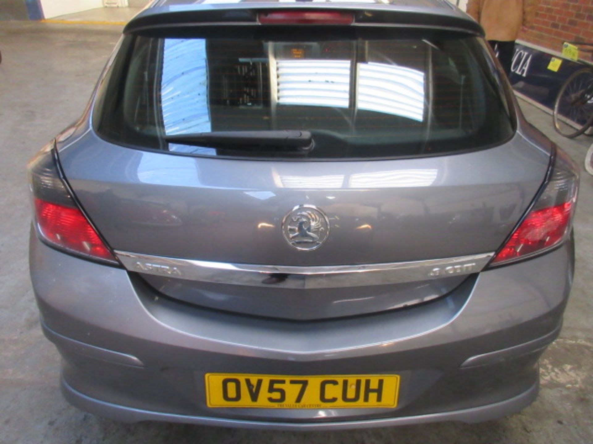 57 07 Vauxhall Astra SRi - Image 2 of 8