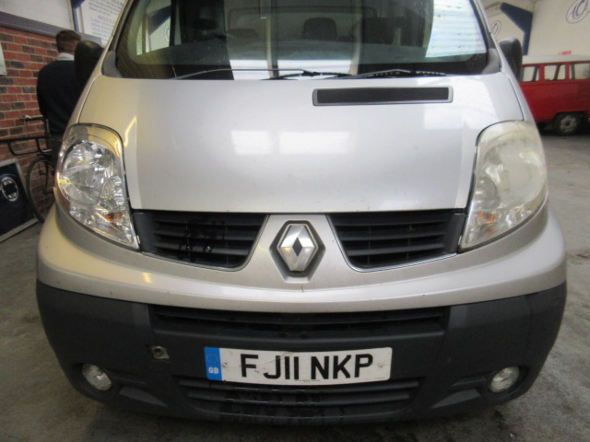 11 11 Nissan Primastar SE LWB DCI - Image 8 of 8