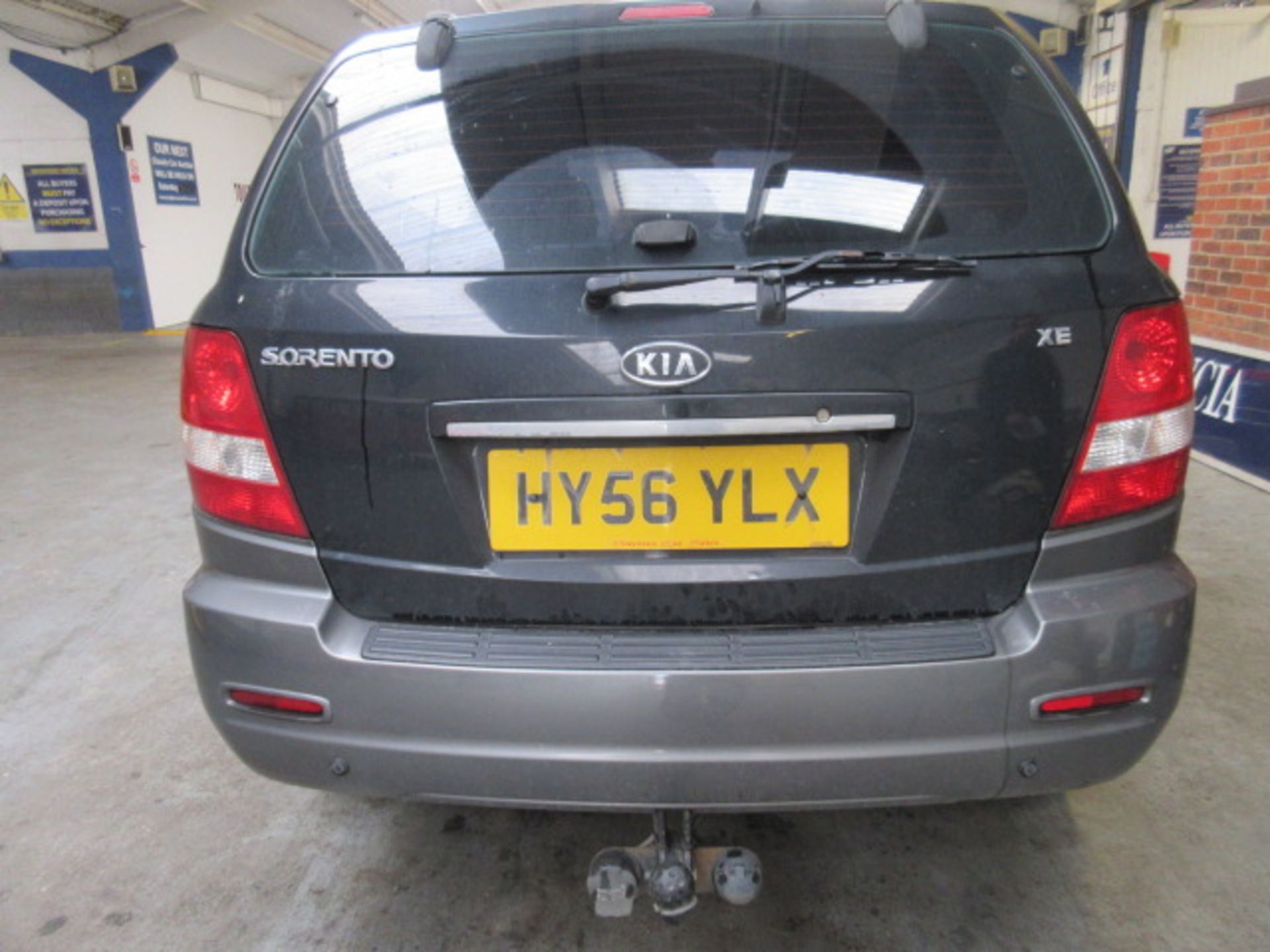 56 06 Kia Sorento CRDi XE - Image 2 of 7