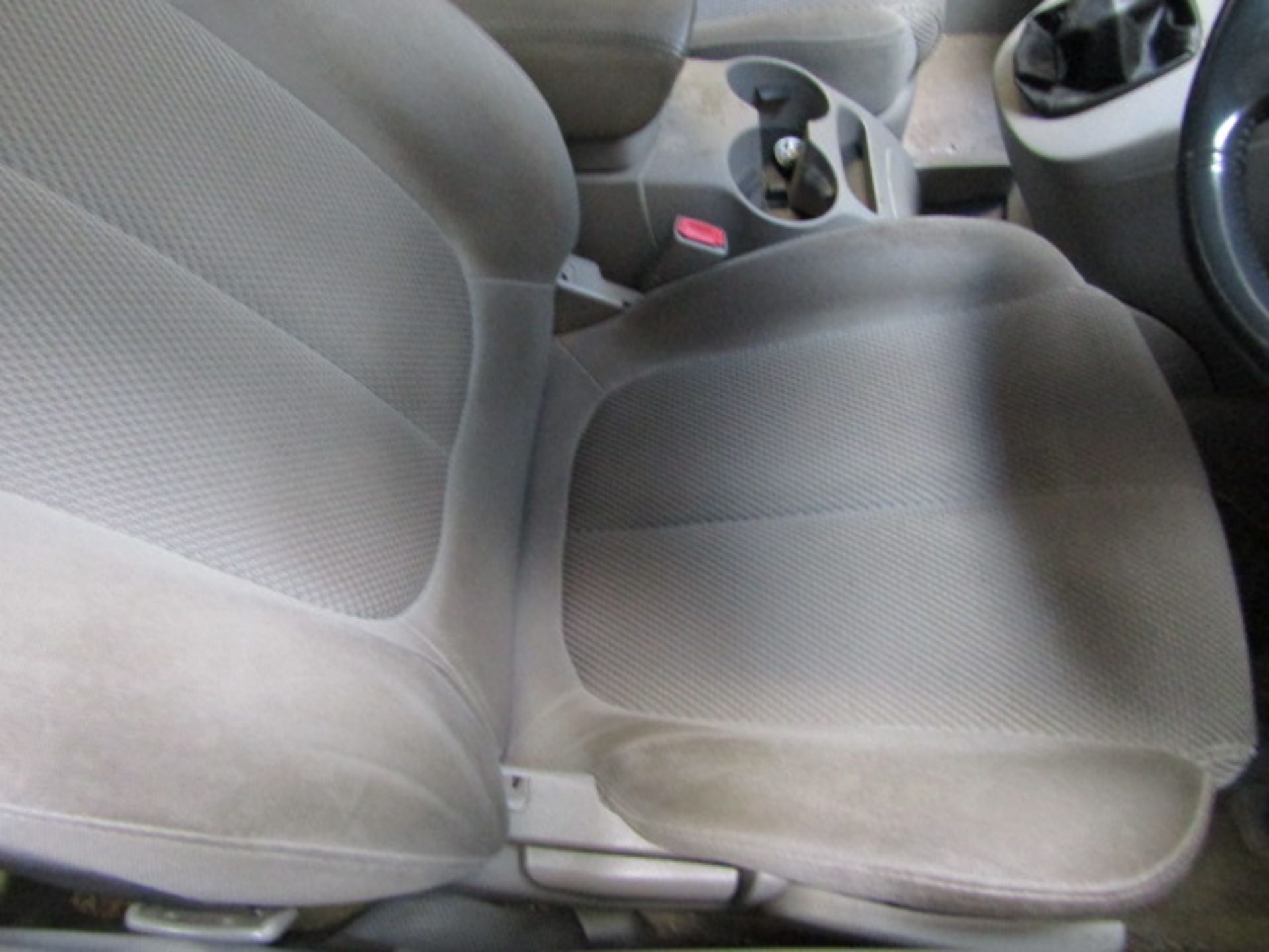 07 07 Kia Carens GS CRDi 7 Seats - Image 14 of 17