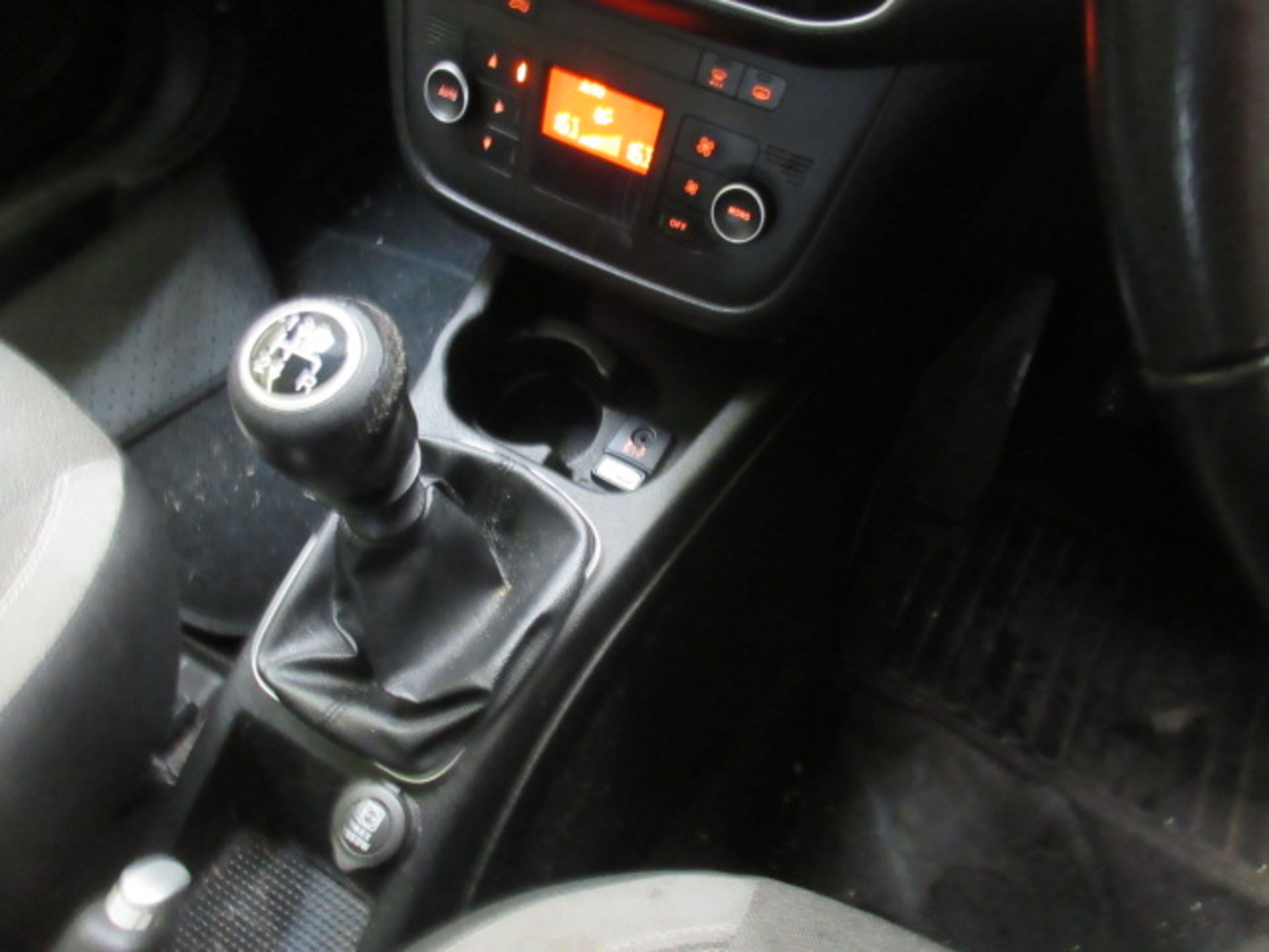 12 62 Fiat Punto Easy 3dr - Image 18 of 20