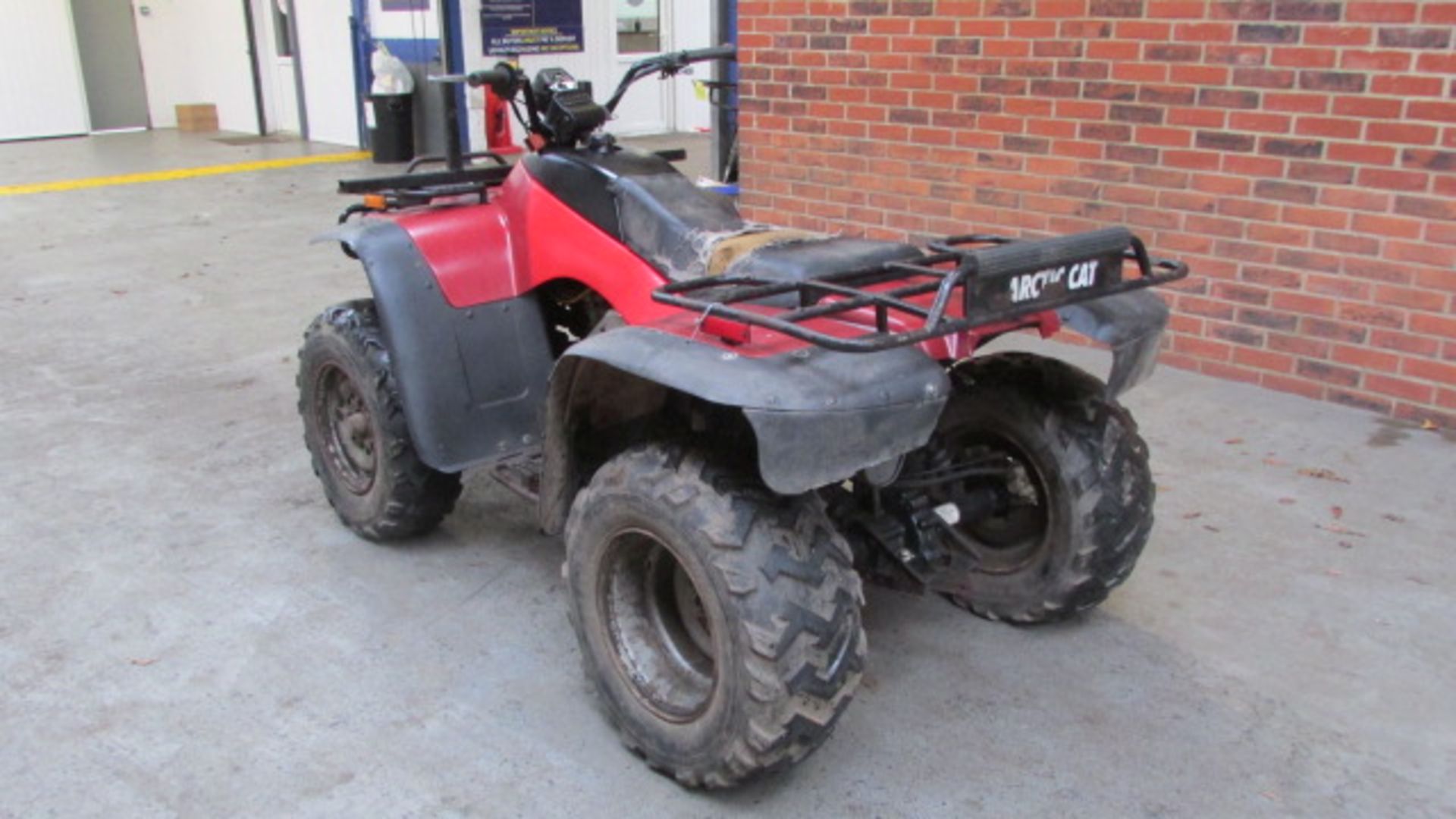 Artic Cat Quad Bike - Image 6 of 8