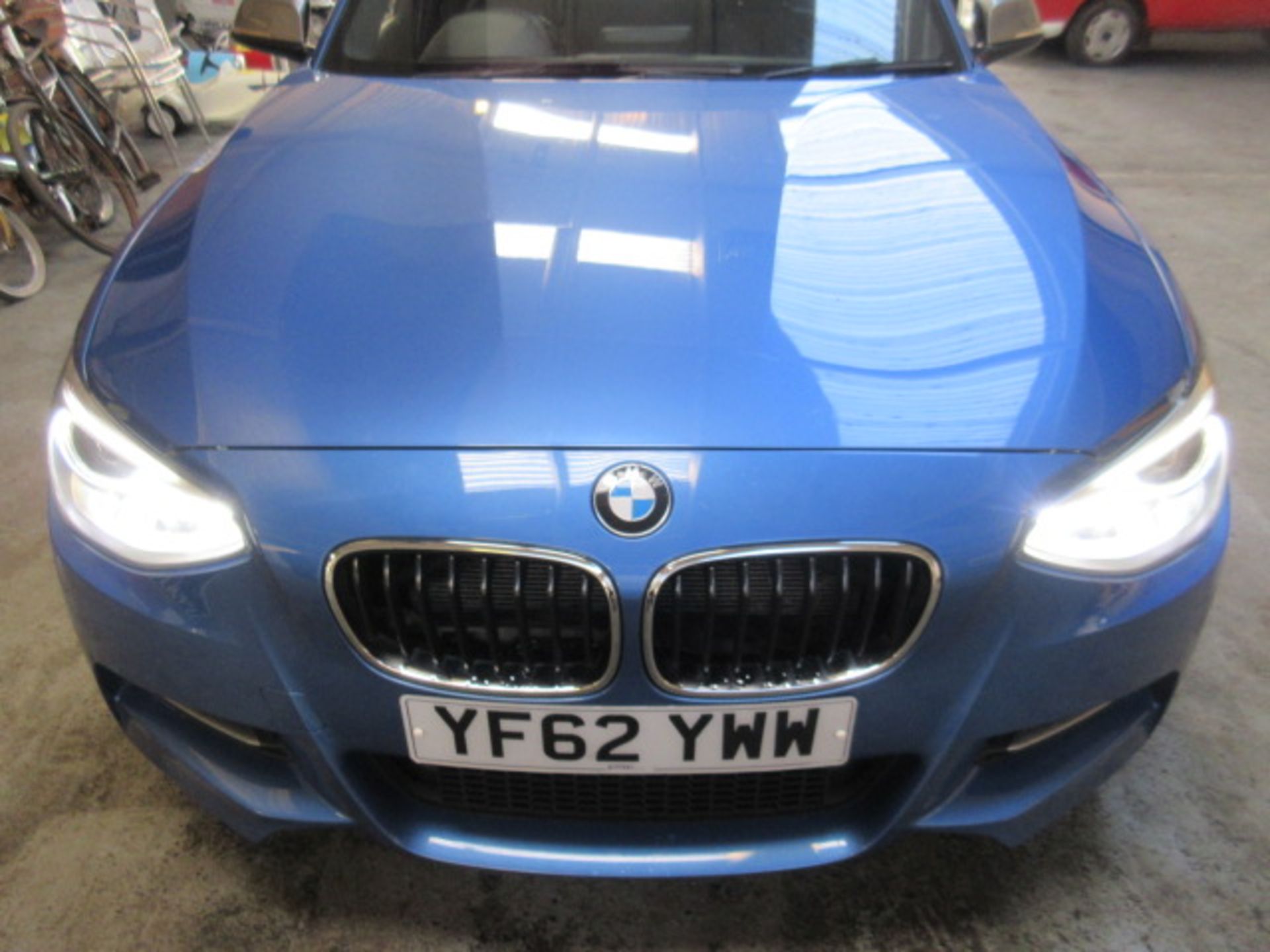 12 62 BMW M135i 5dr - Image 4 of 9