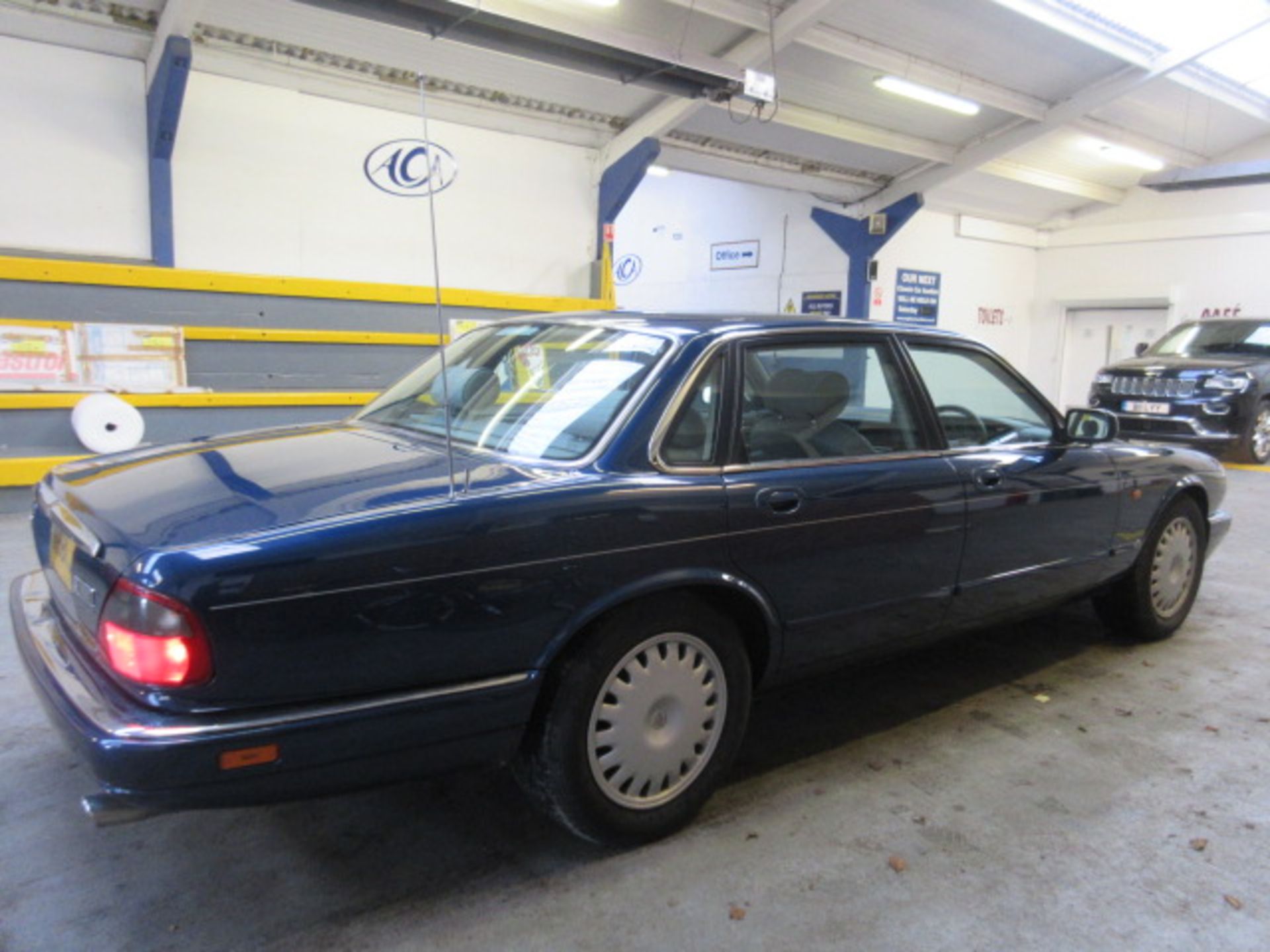 N 95 Jaguar XJ6 - Image 2 of 26