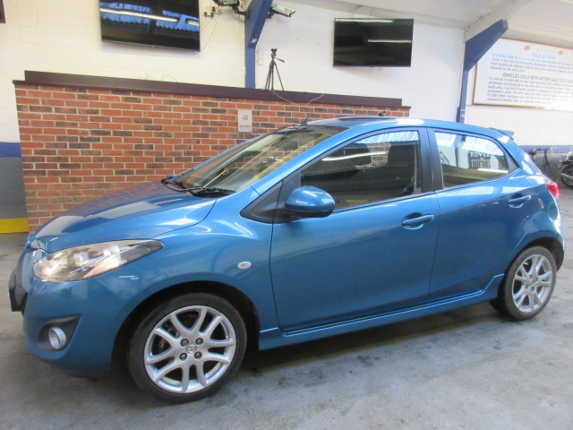 11 11 Mazda 2 TAKUYA 5dr