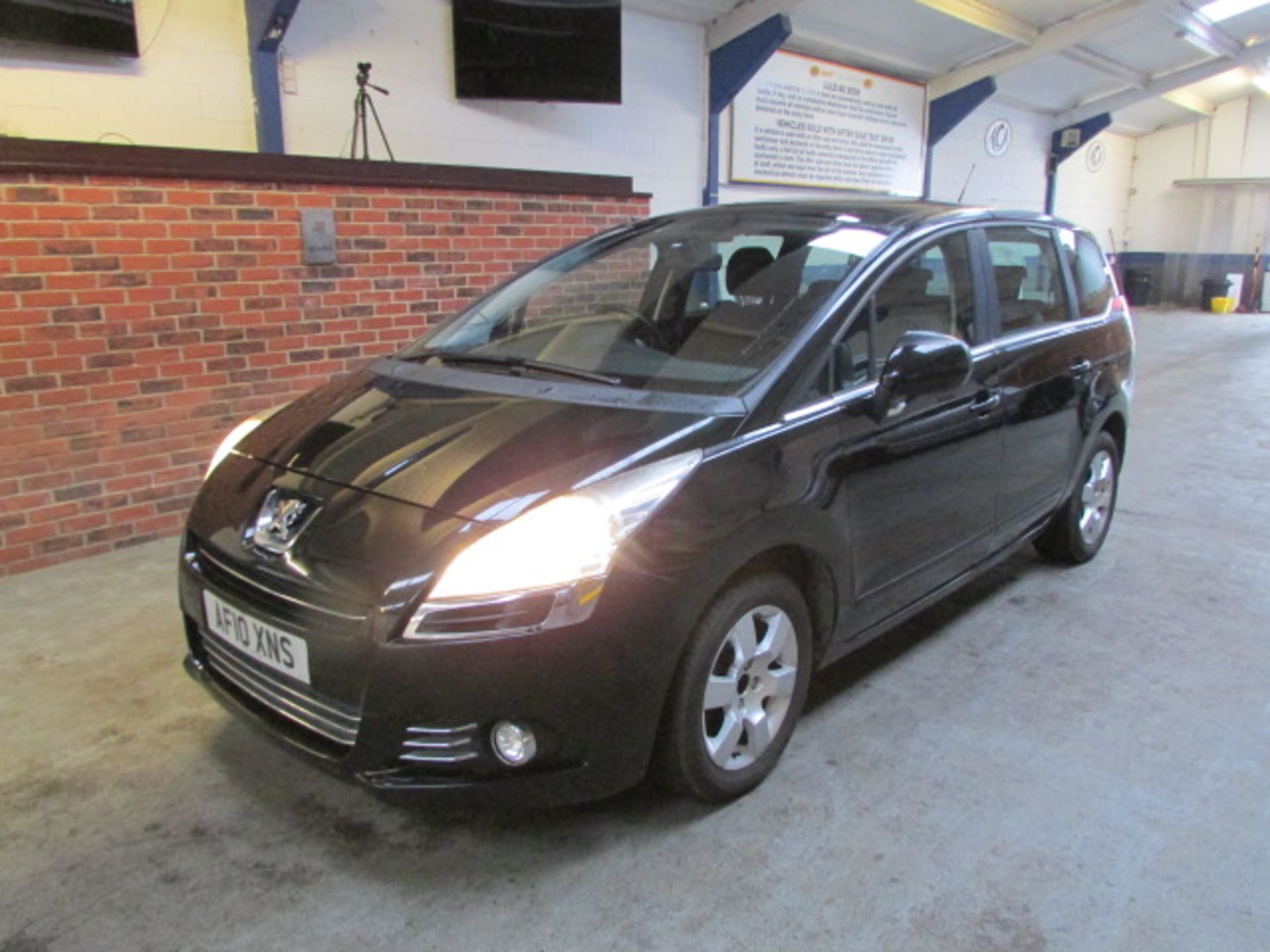 10 10 Peugeot 5008 Sport HDI