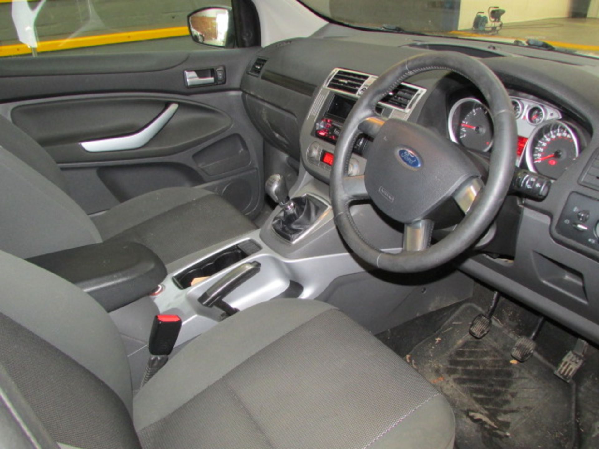 61 11 Ford Kuga Zetec TDCI 140 - Image 9 of 14