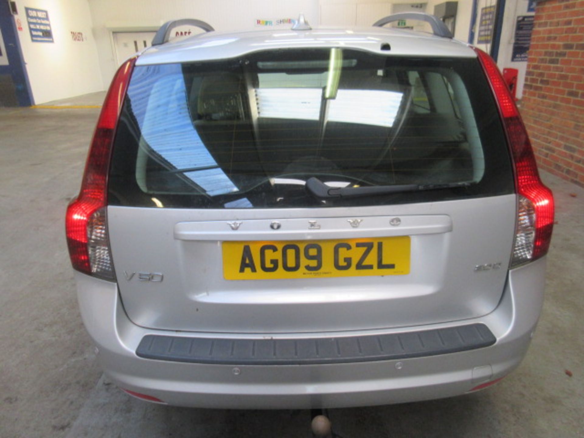 09 09 Volvo V50 SE D - Image 2 of 13