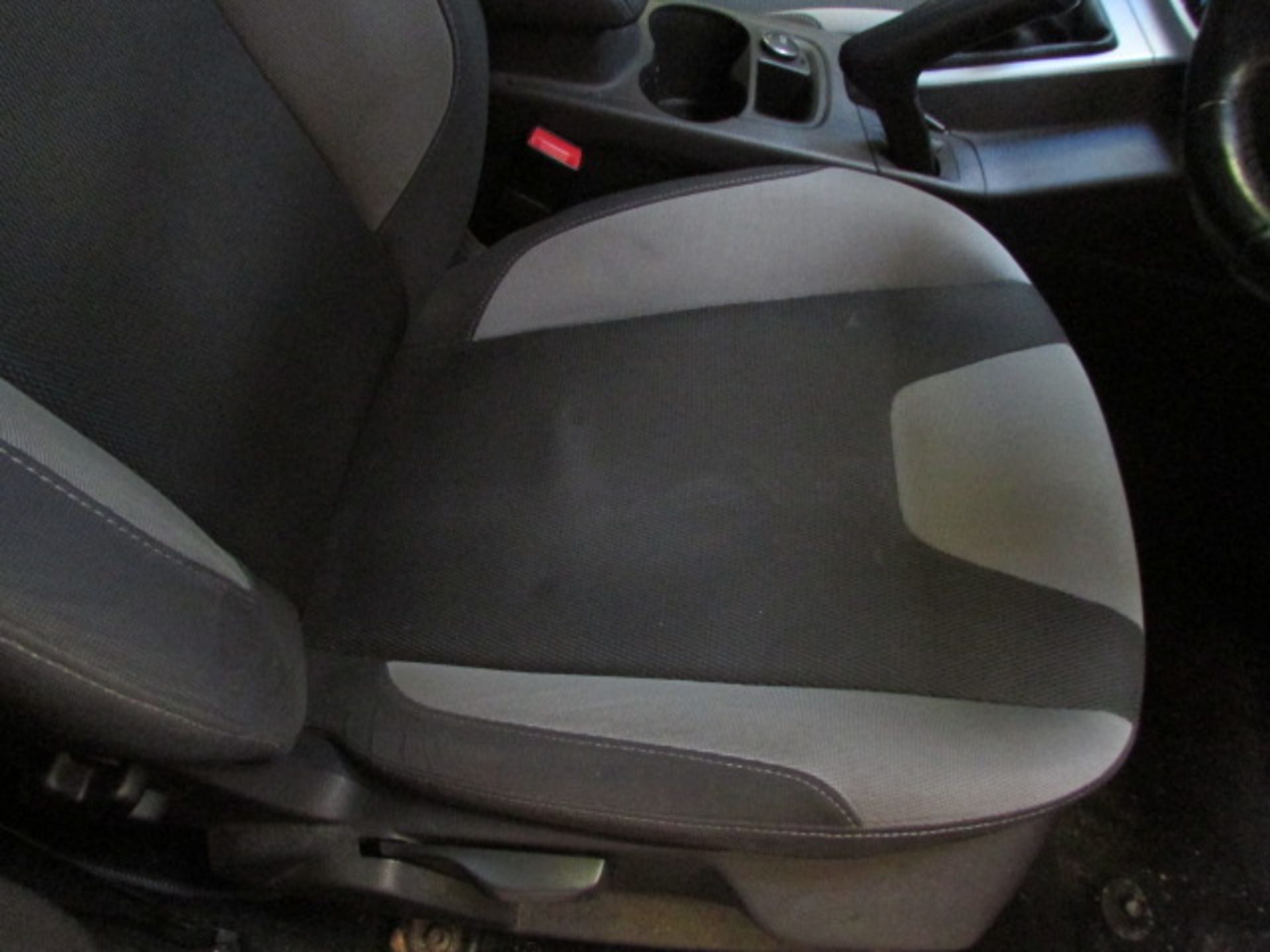 14 14 Ford Focus Zetec Navigator T - Image 14 of 15