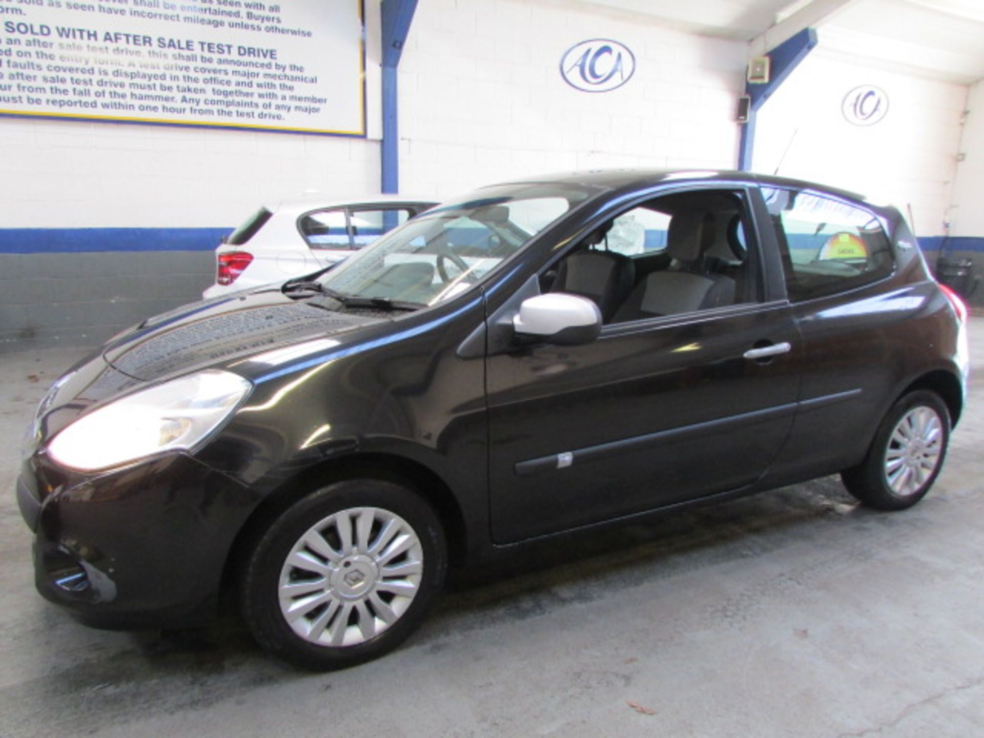 10 10 Renault Clio I-Music DCI