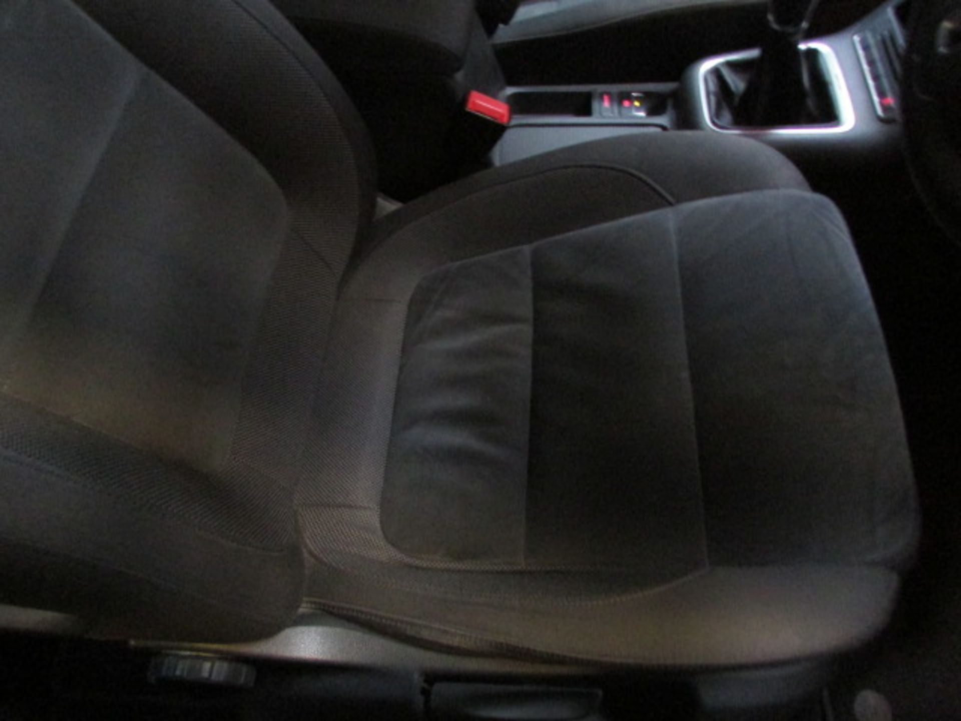 12 12 VW Tiguan Sport TDi 4Motion - Image 16 of 18