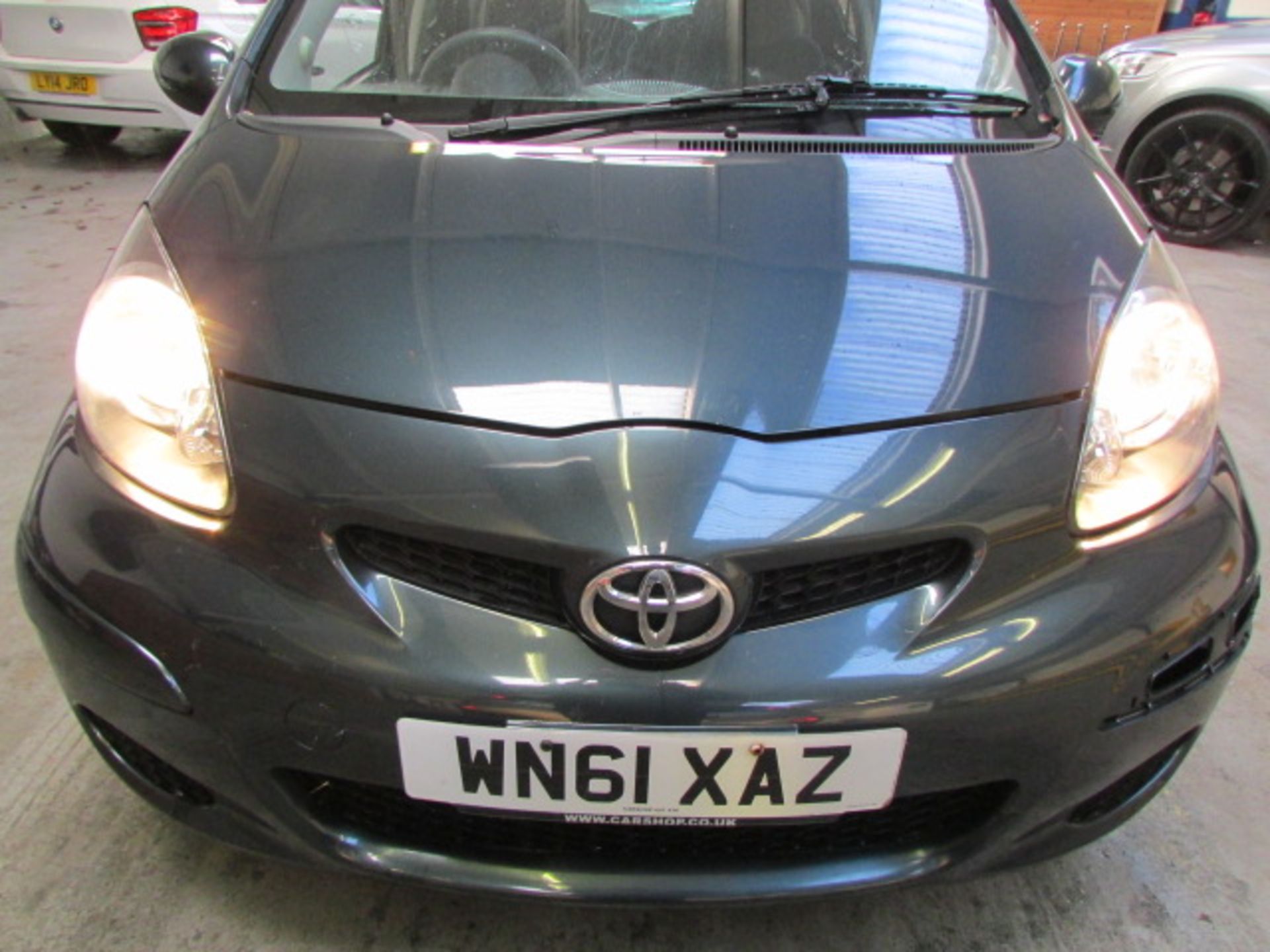 61 11 Toyota Aygo Ice - Image 2 of 14