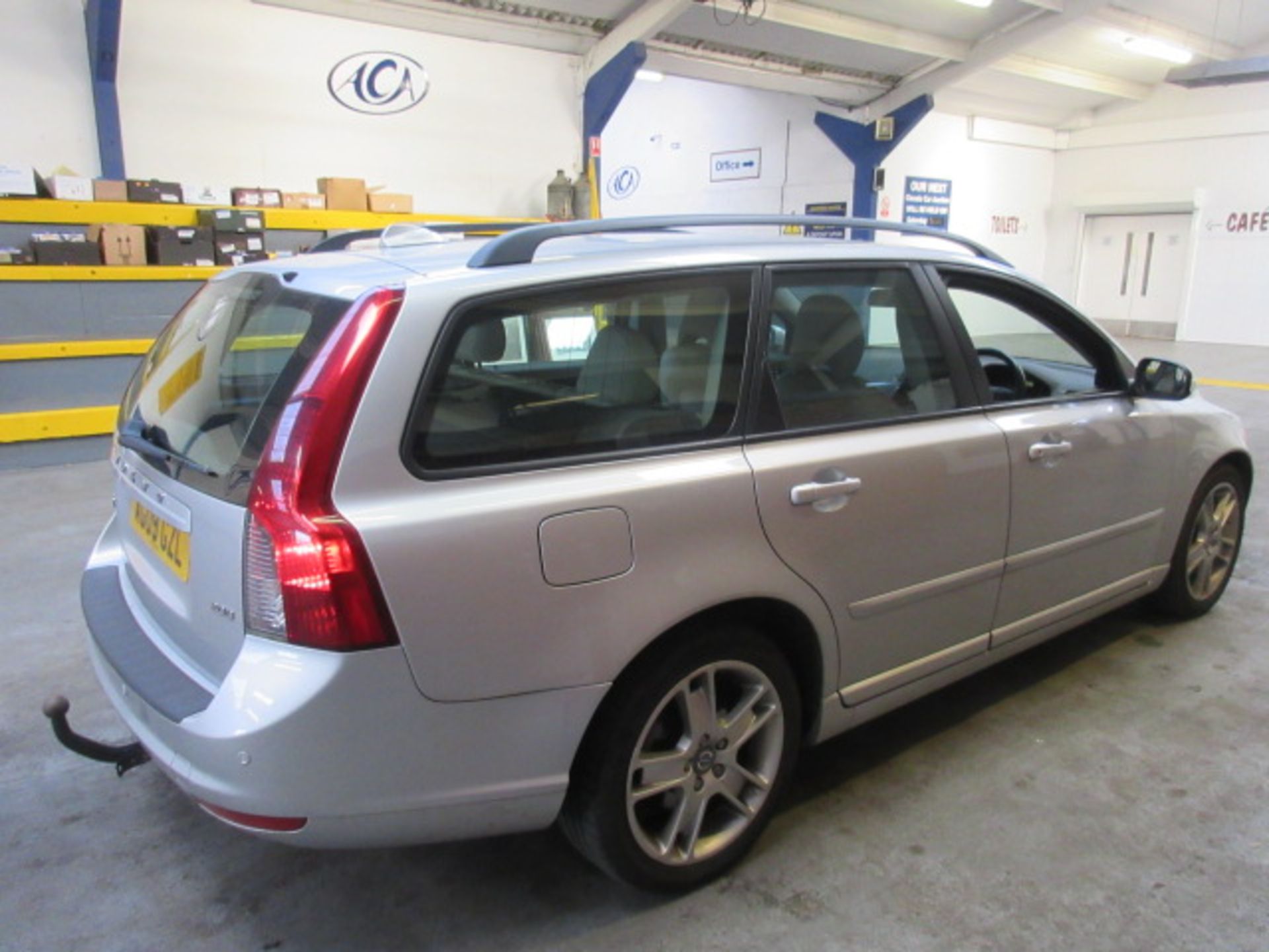 09 09 Volvo V50 SE D - Image 3 of 13