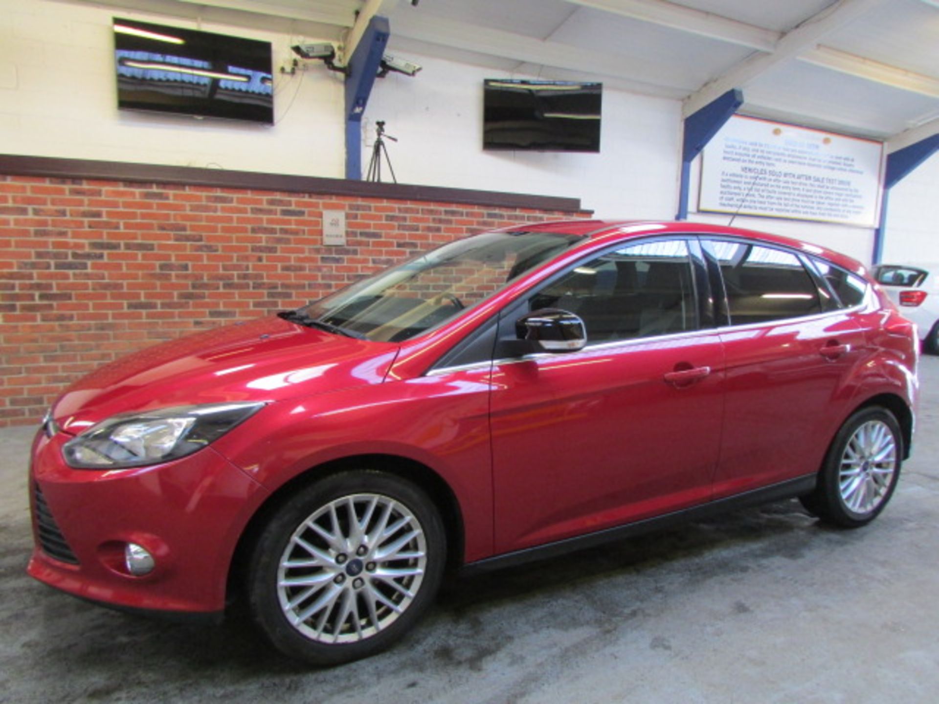 14 14 Ford Focus Zetec Navigator T