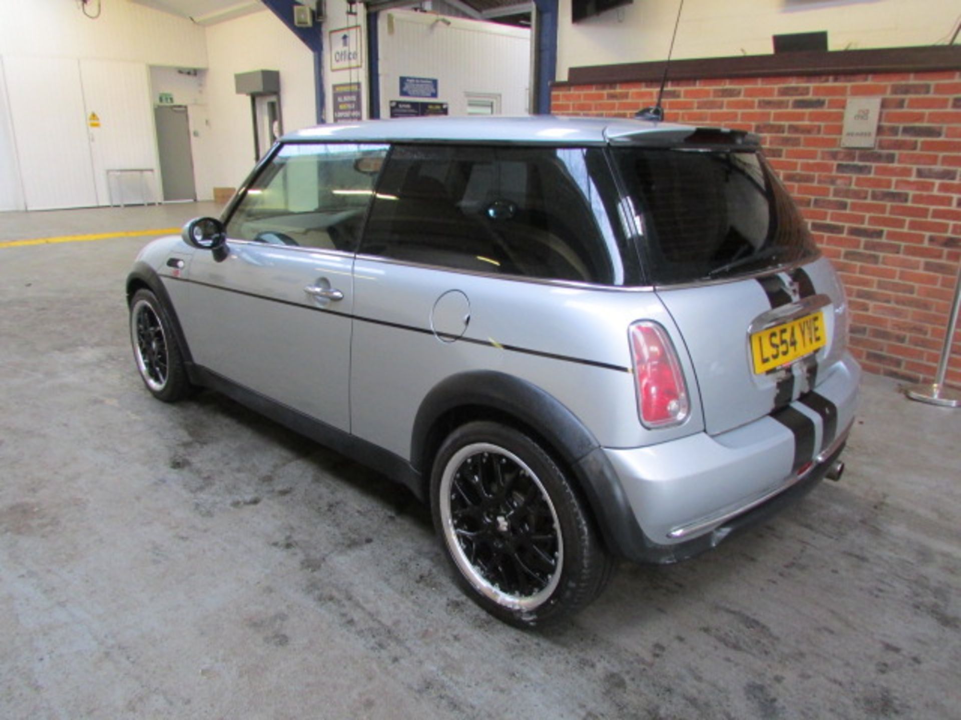 54 04 Mini Cooper - Image 4 of 11