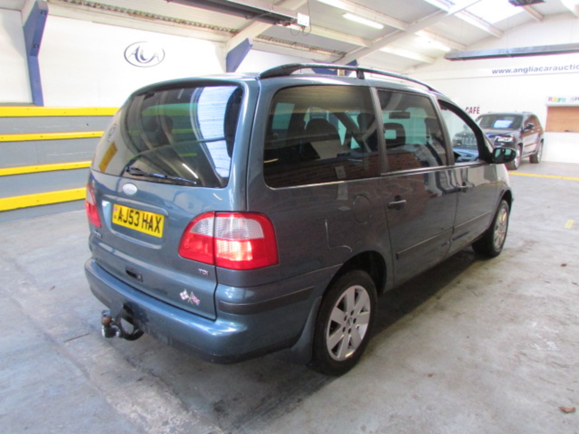 53 03 Ford Galaxy Zetec TDI Auto - Image 3 of 10