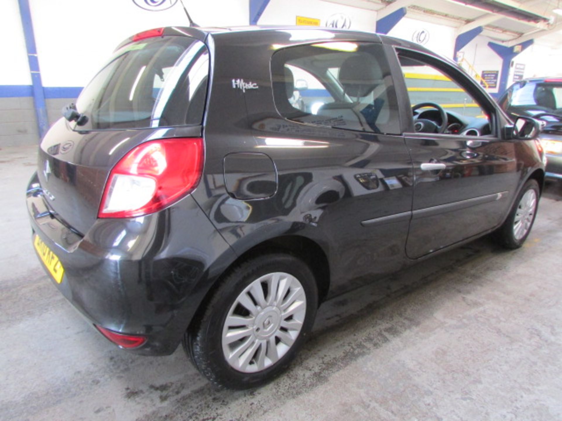 10 10 Renault Clio I-Music DCI - Image 3 of 15