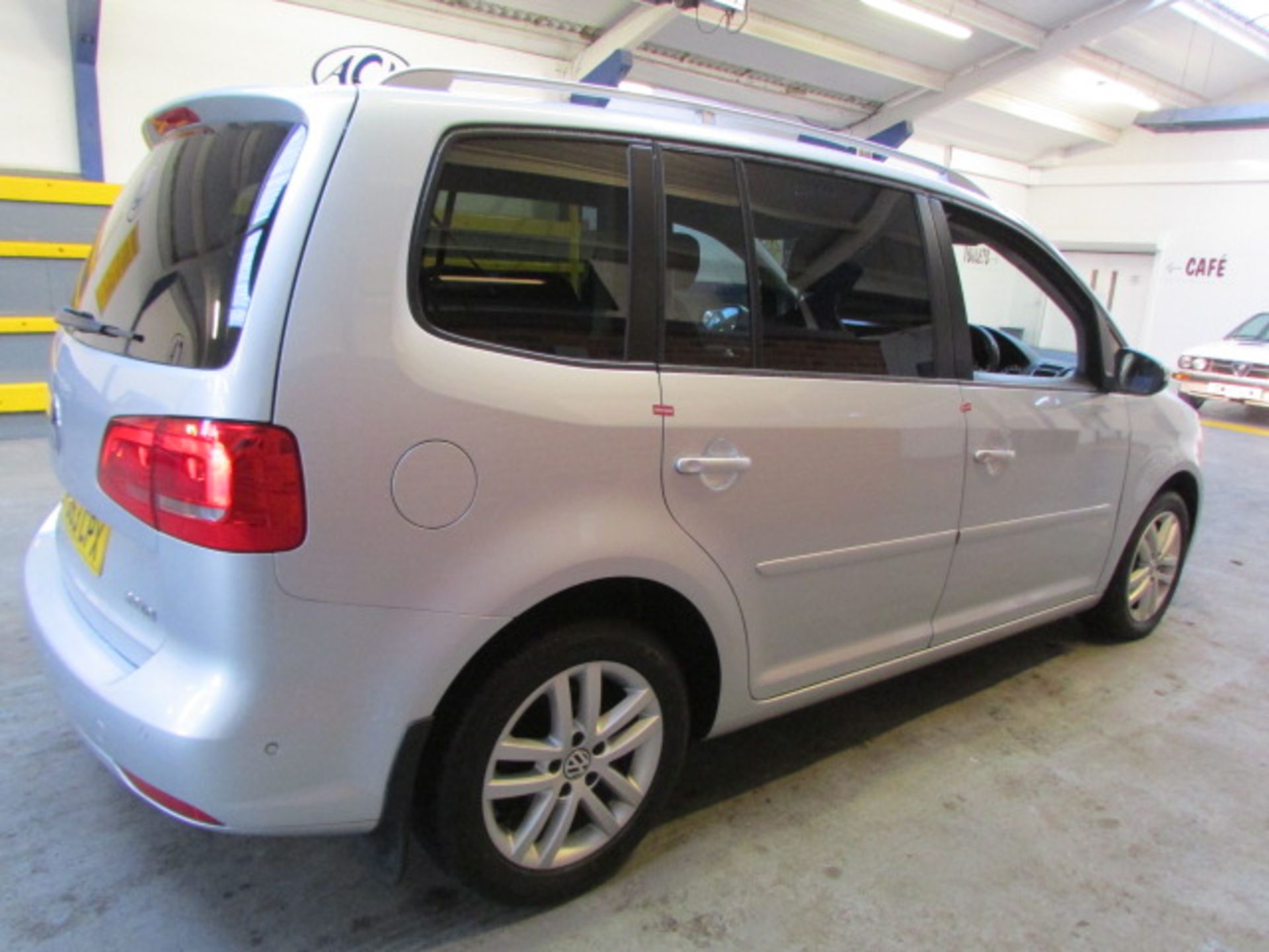 63 13 VW Touran SE Blue TECH TDI - Image 5 of 21