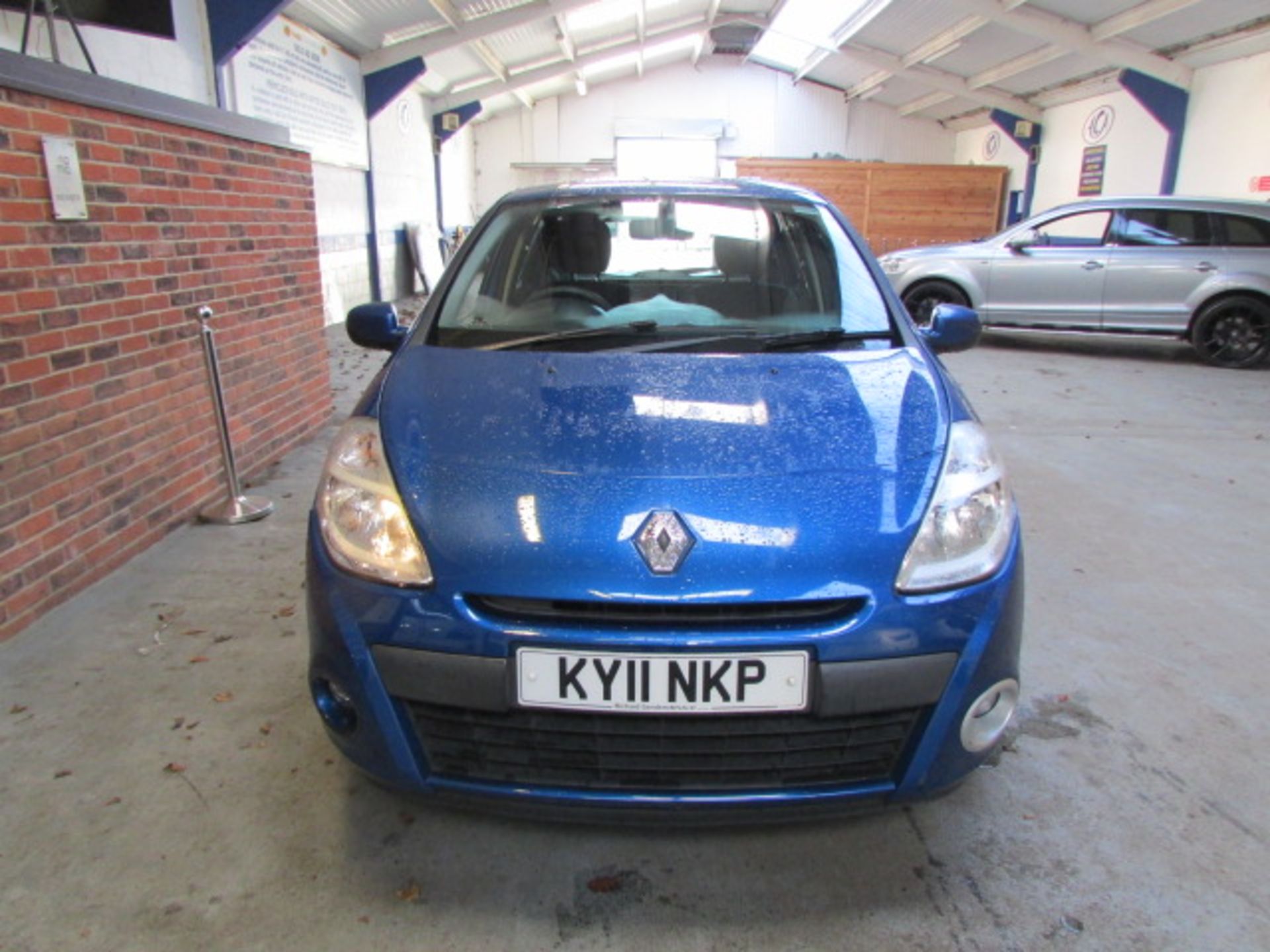 11 11 Renault Clio Bizu - Image 2 of 16