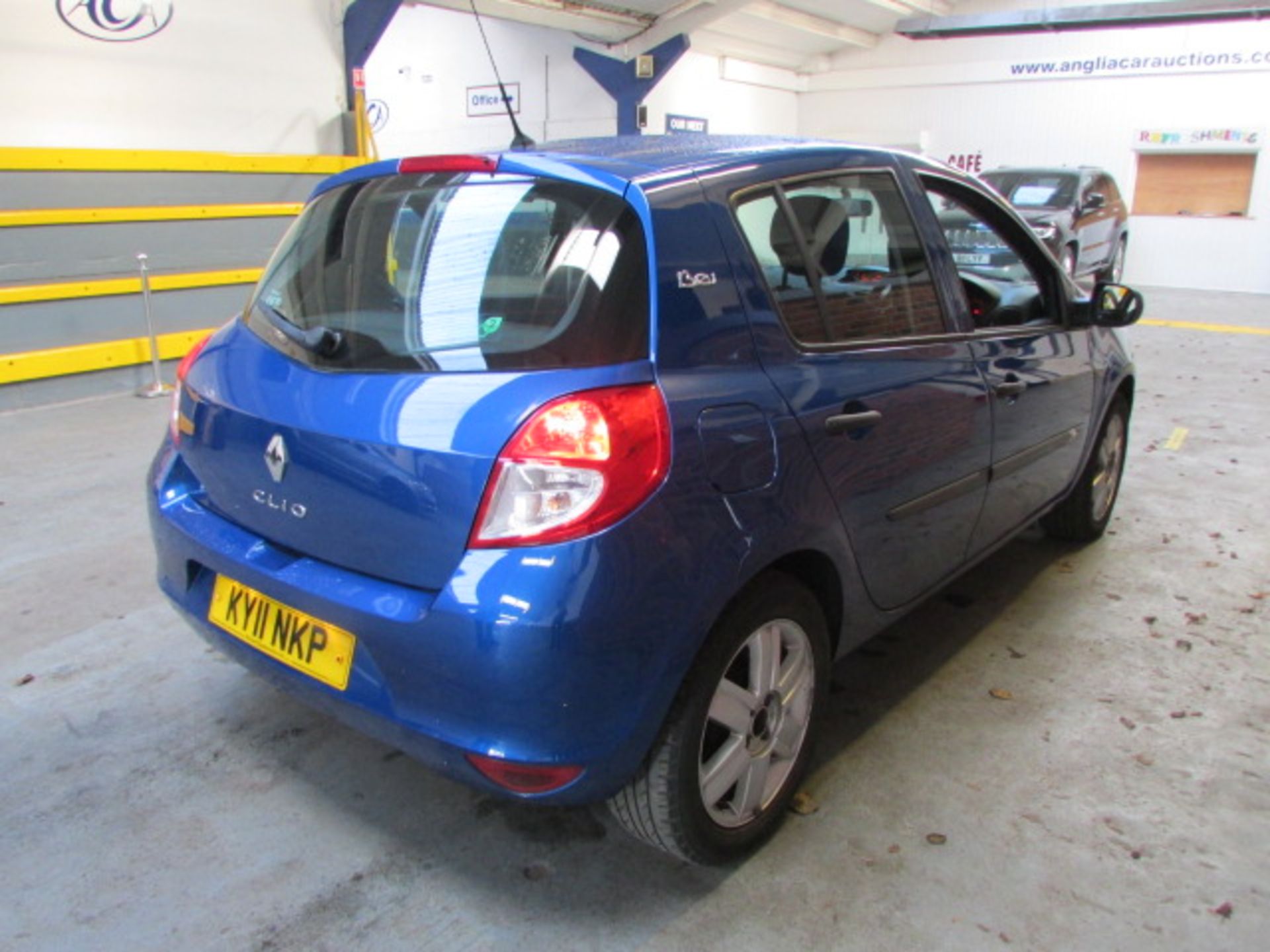 11 11 Renault Clio Bizu - Image 5 of 16