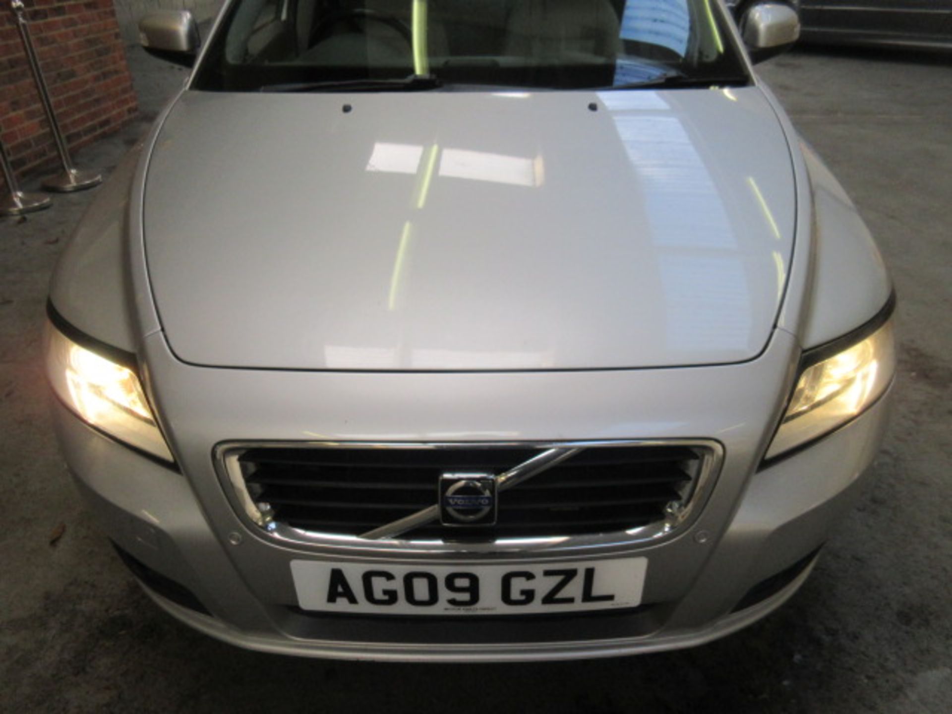 09 09 Volvo V50 SE D - Image 4 of 13