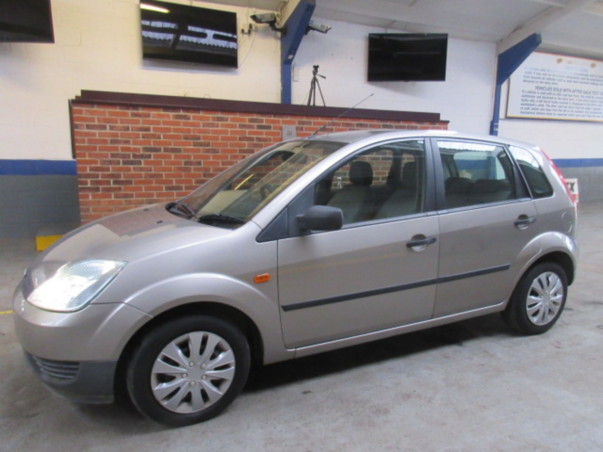 03 04 Ford Fiesta LX