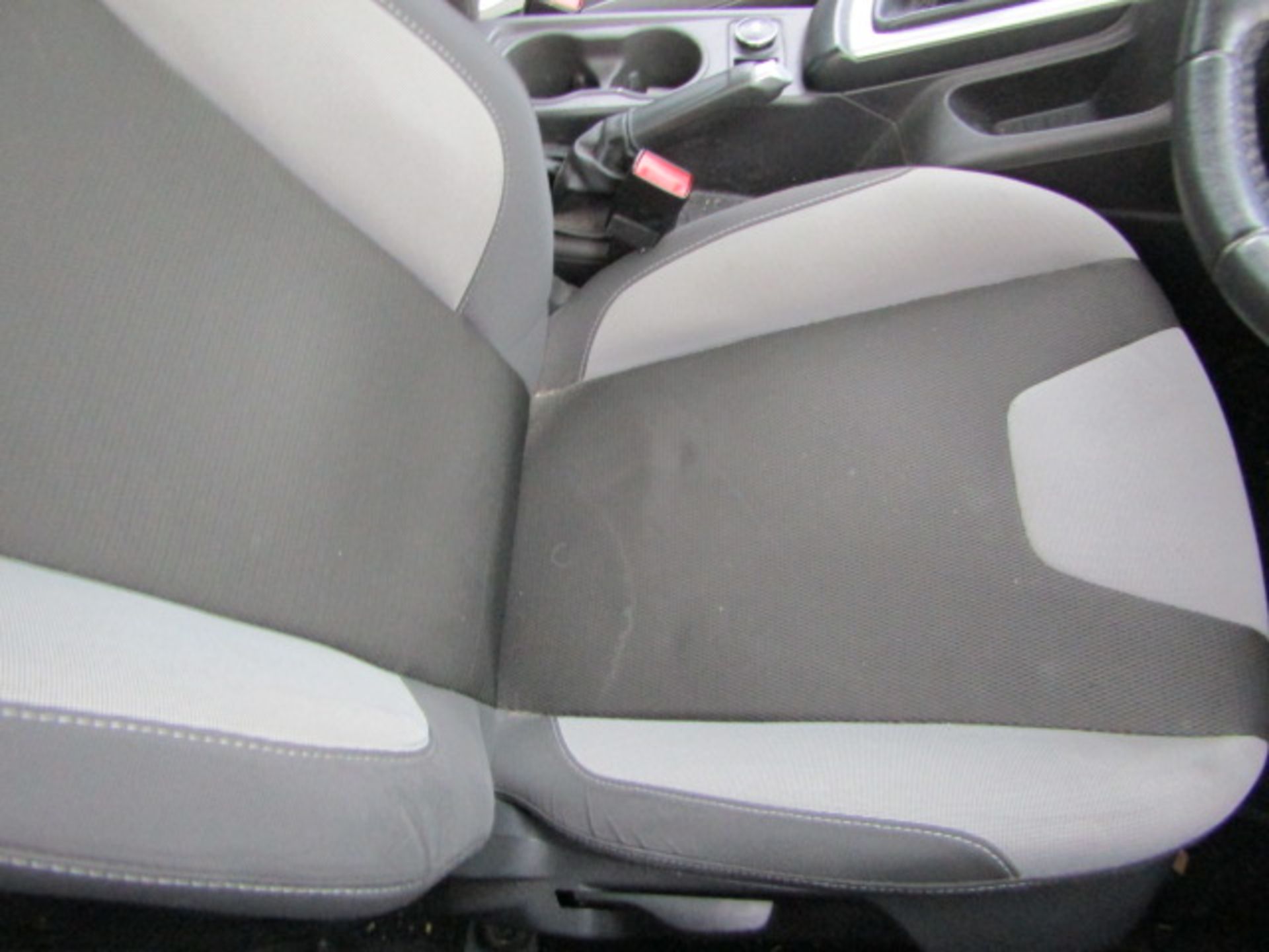 13 13 Ford Focus Zetec TDCi - Image 18 of 20