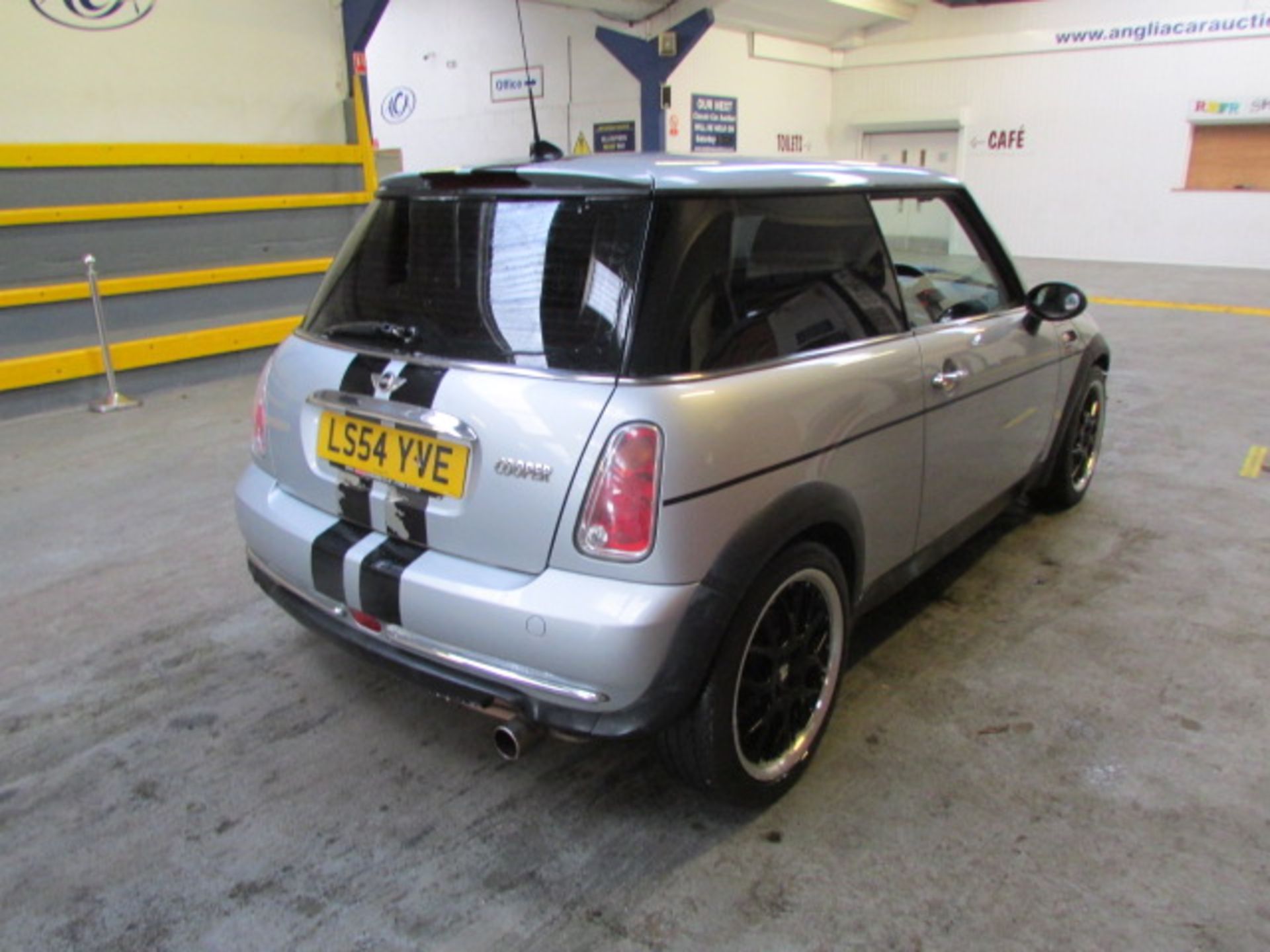 54 04 Mini Cooper - Image 6 of 11