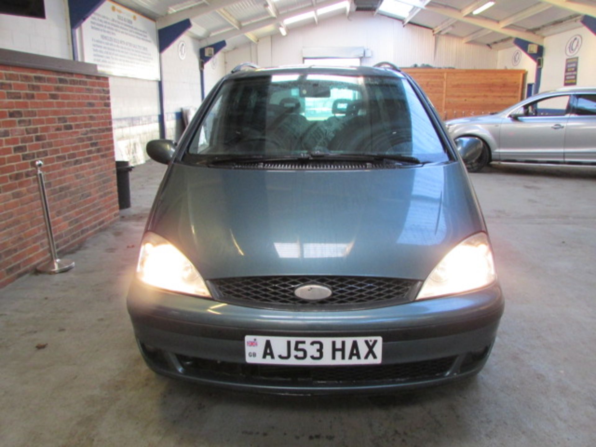 53 03 Ford Galaxy Zetec TDI Auto - Image 2 of 10