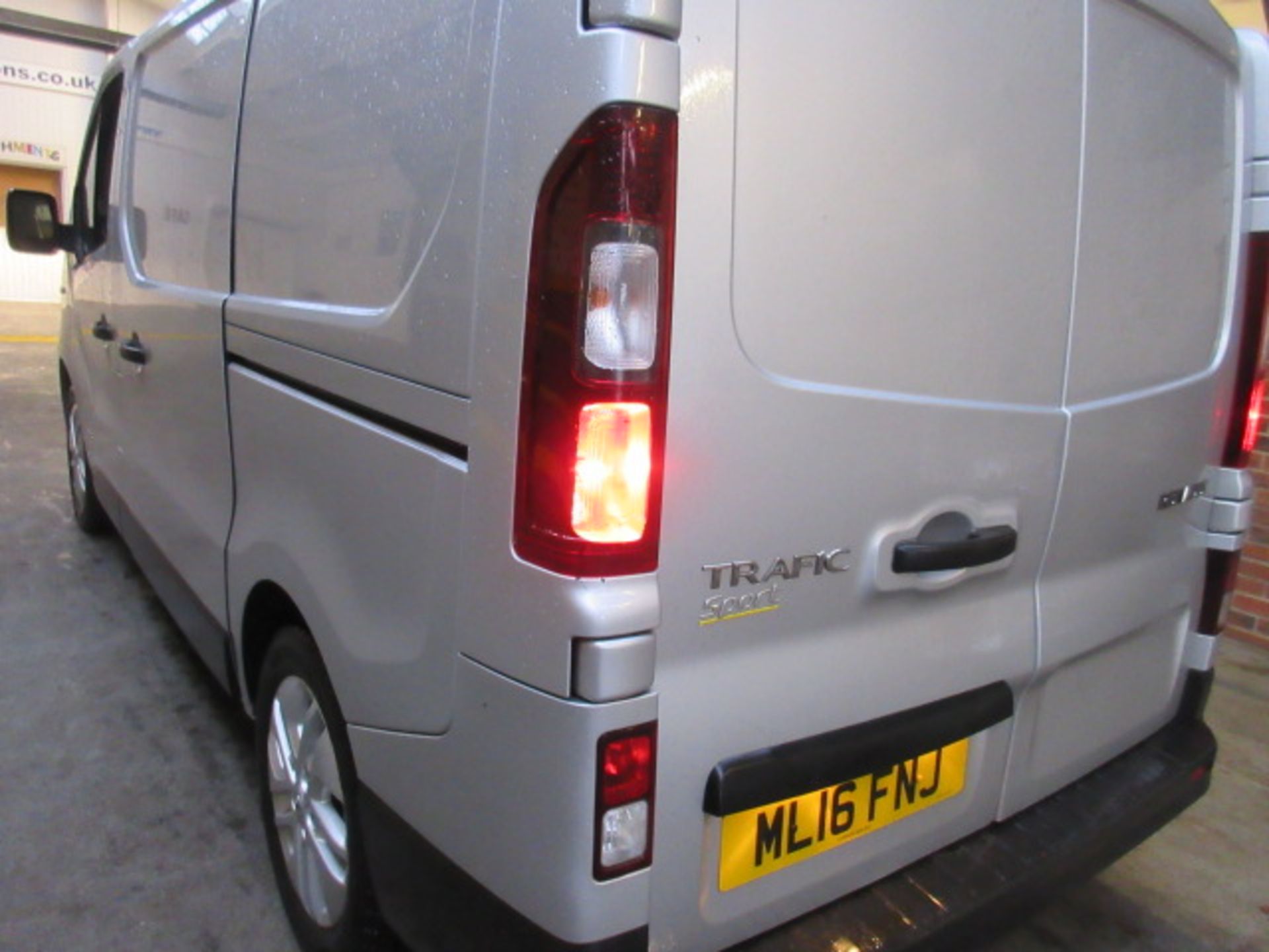 16 16 Renault Trafic SL27 Sport DCI - Image 17 of 31