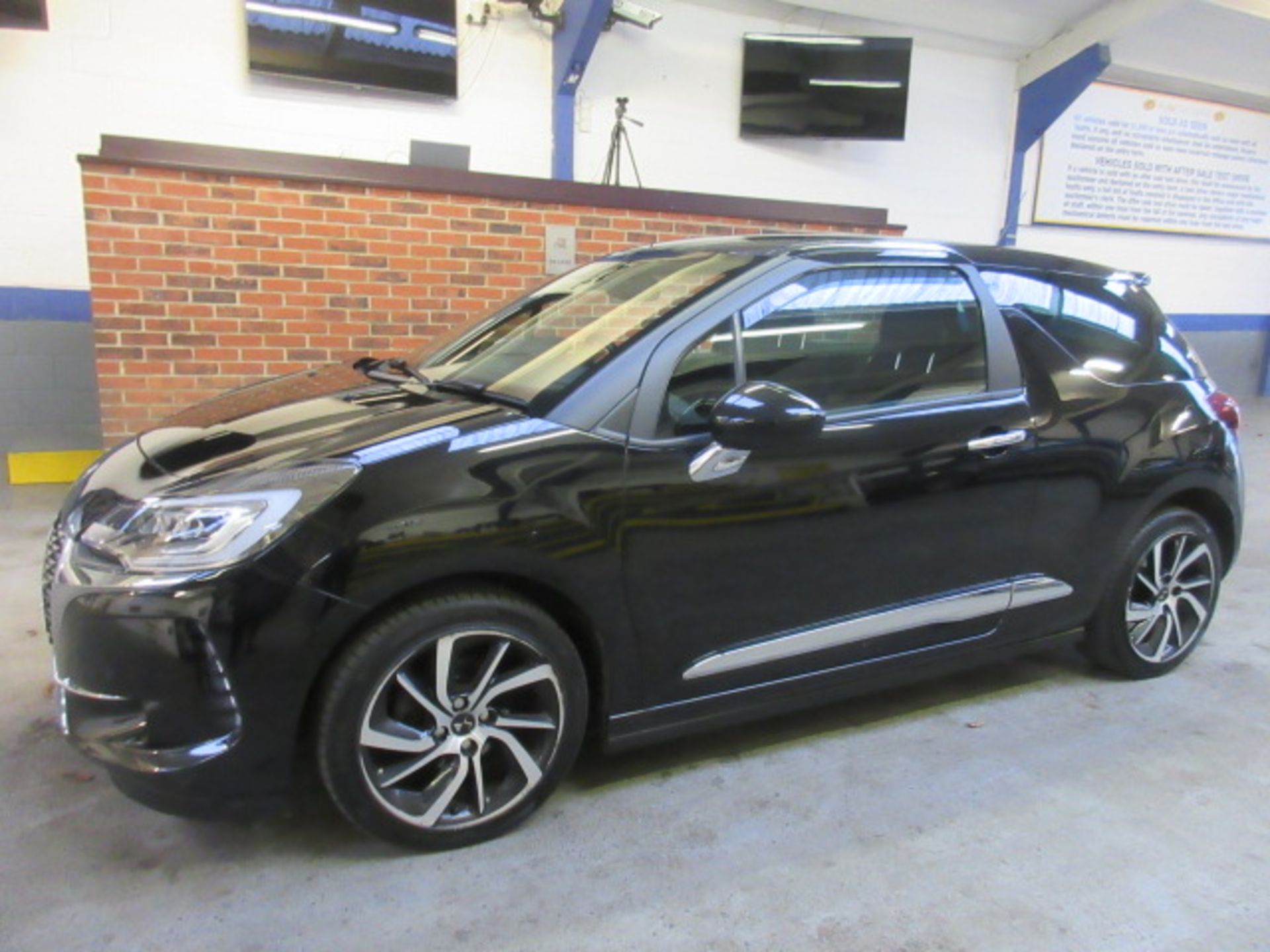 66 16 Citroen DS3 Prestige Blue HDi