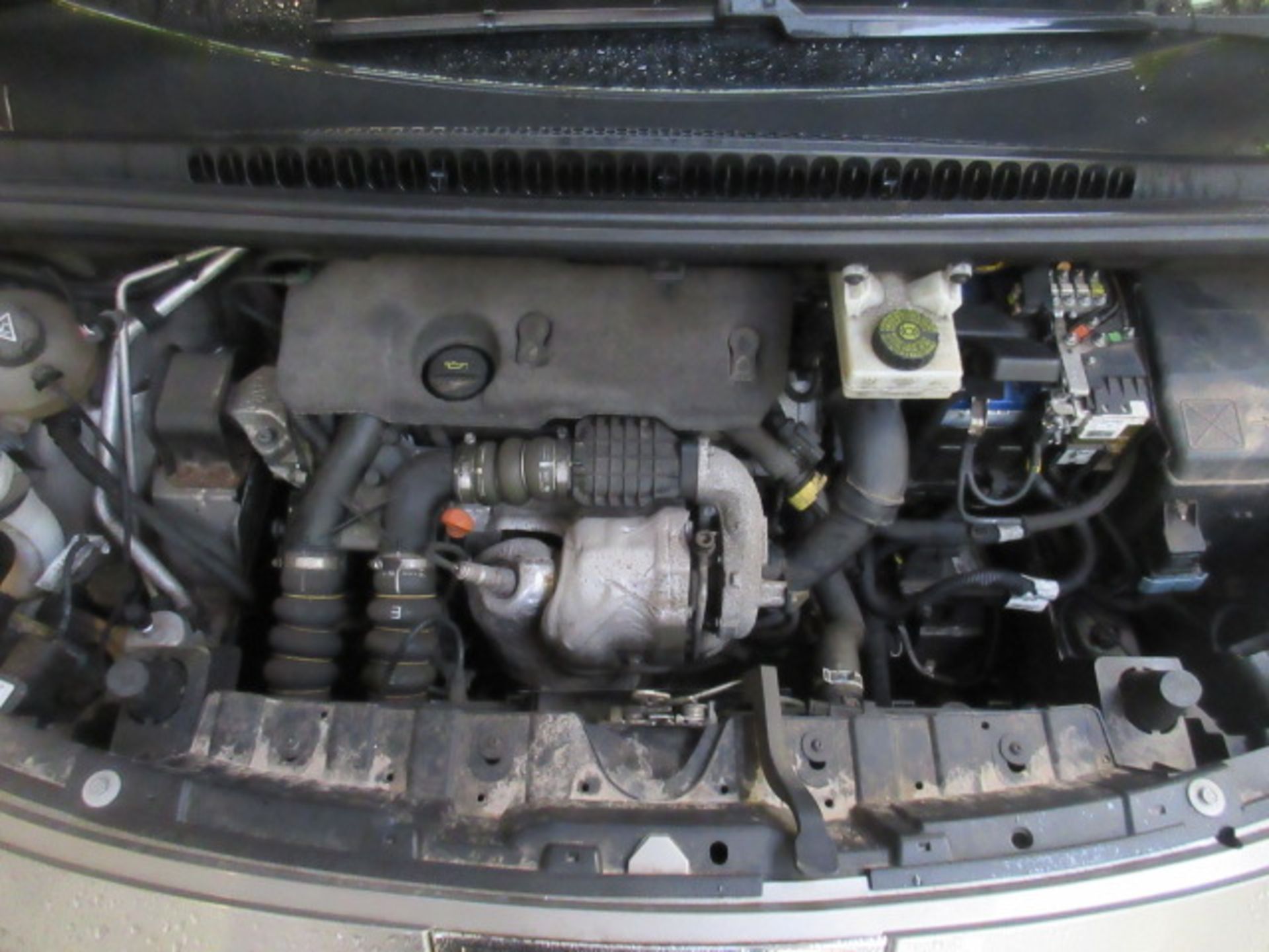 55 05 Nissan Micra S - Image 16 of 19