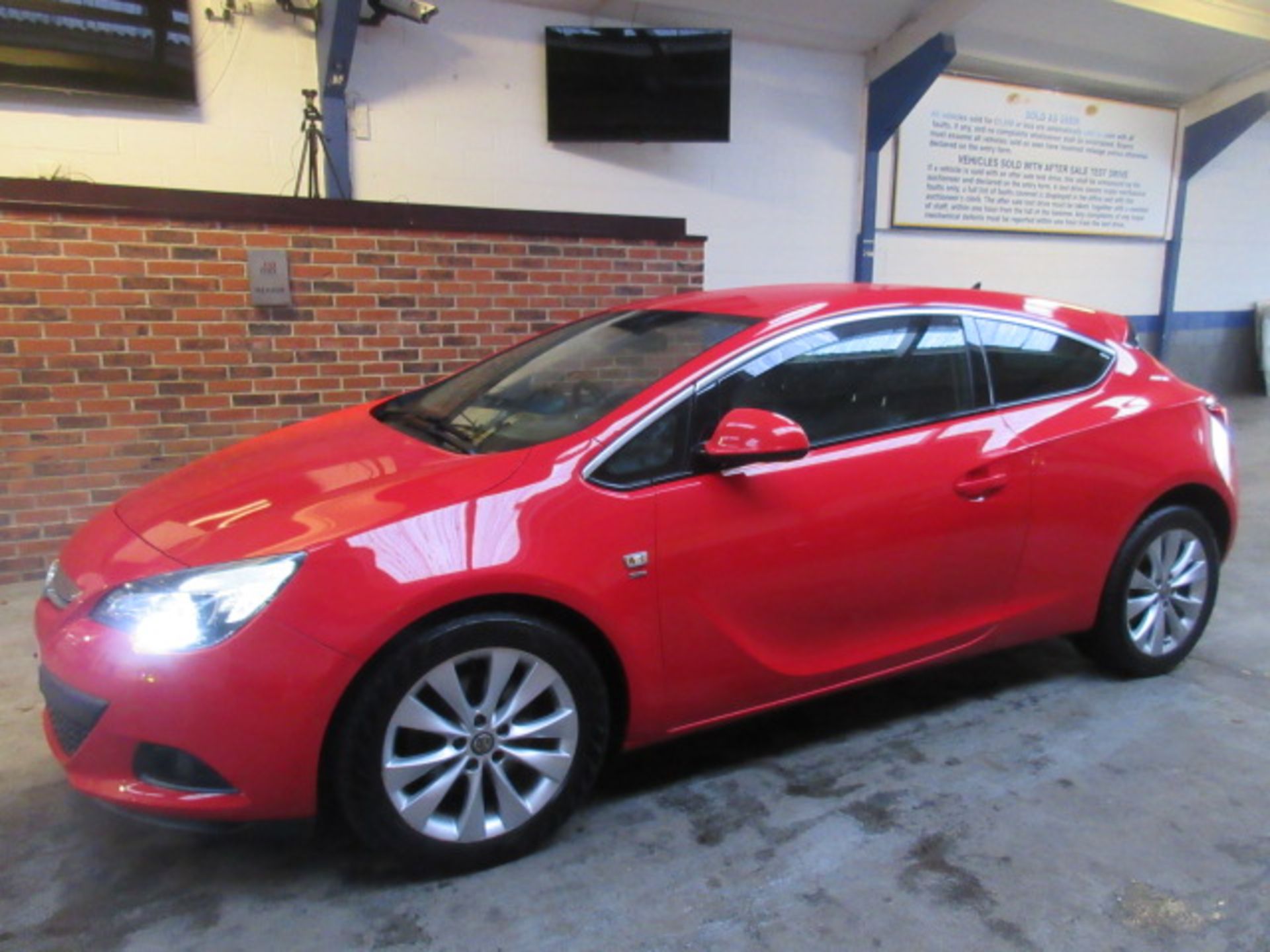 13 13 Vauxhall Astra GTC SRI CDTI