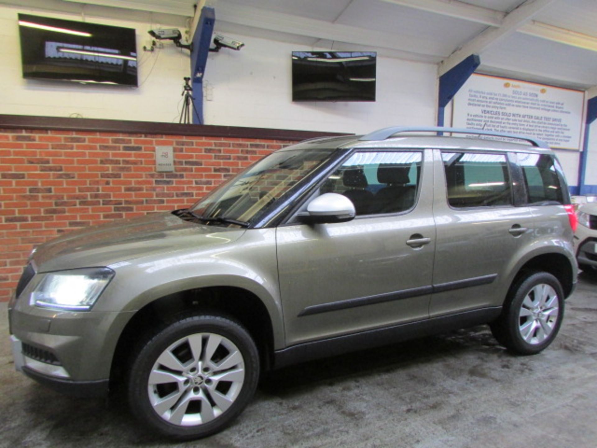 14 14 Skoda Yeti Outdoor Eleg TDICR