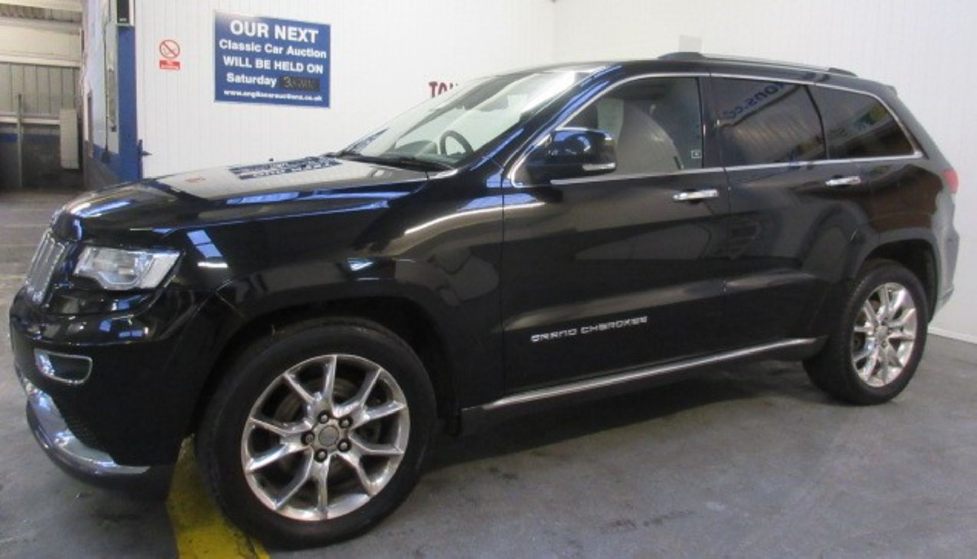 15 15 Jeep Grand Cherokee Summit CRD