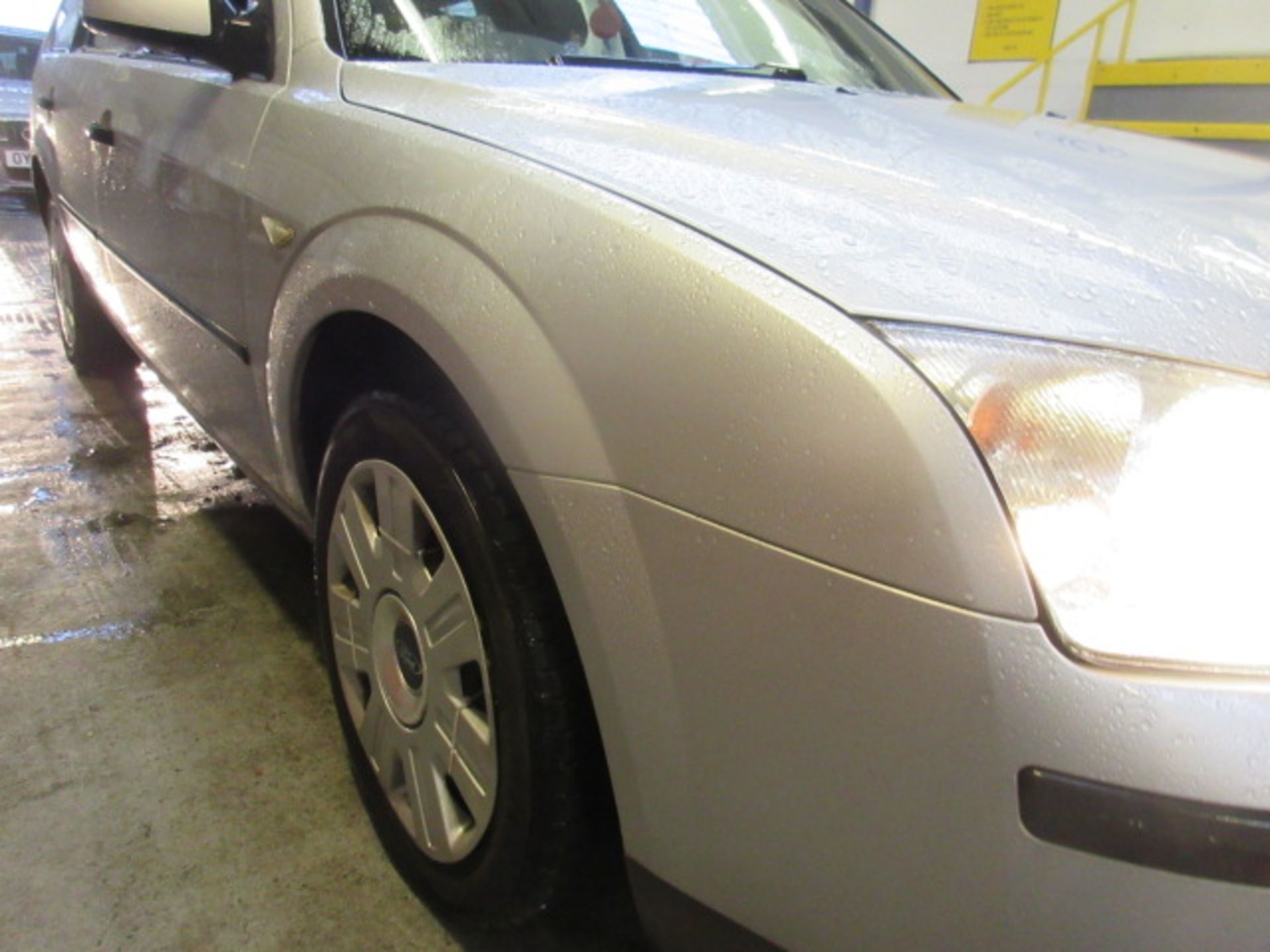 54 04 Ford Mondeo LX TDCI - Image 11 of 14