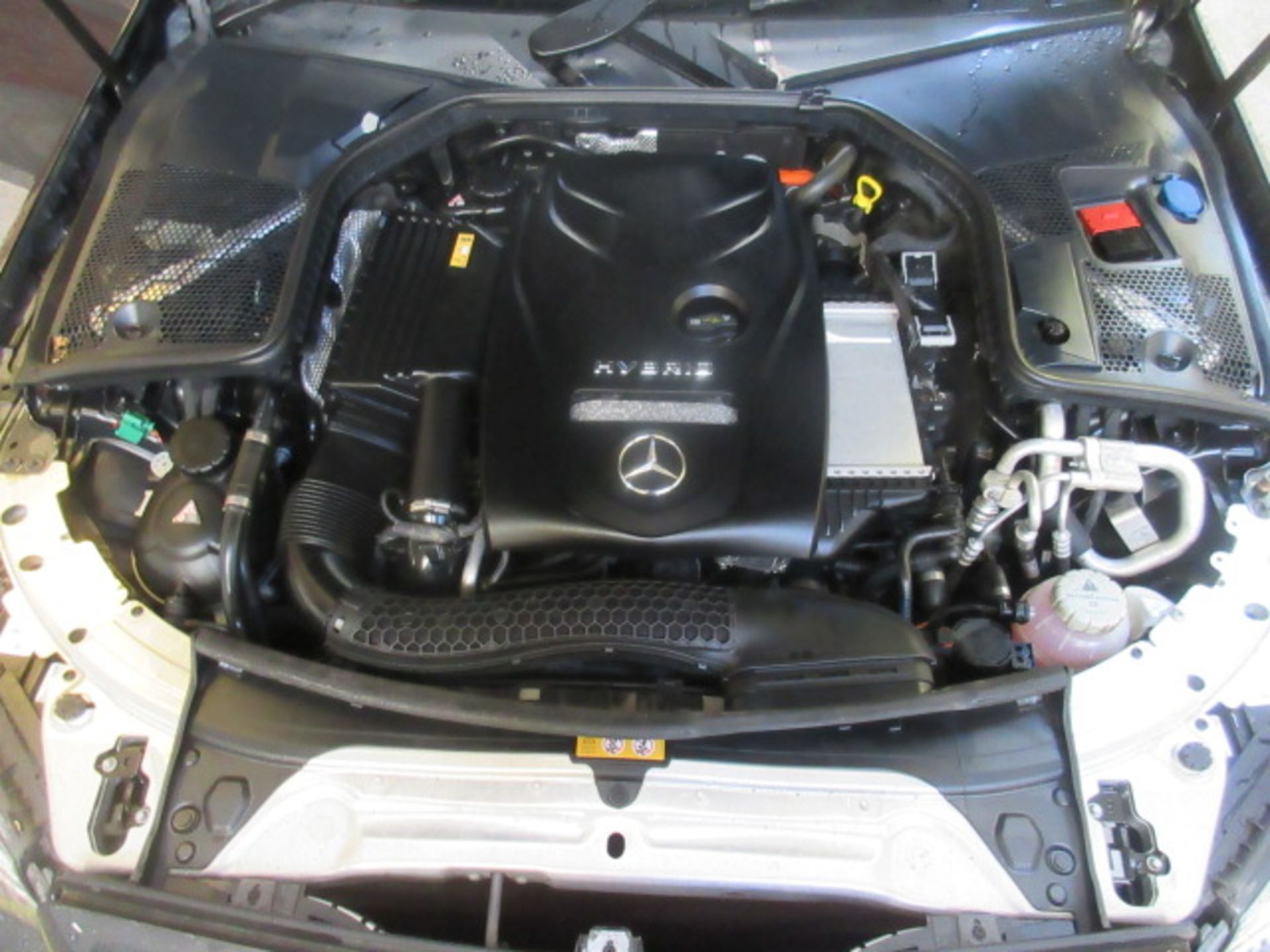 16 16 Mercedes C350 Sport Premium+E - Image 19 of 30