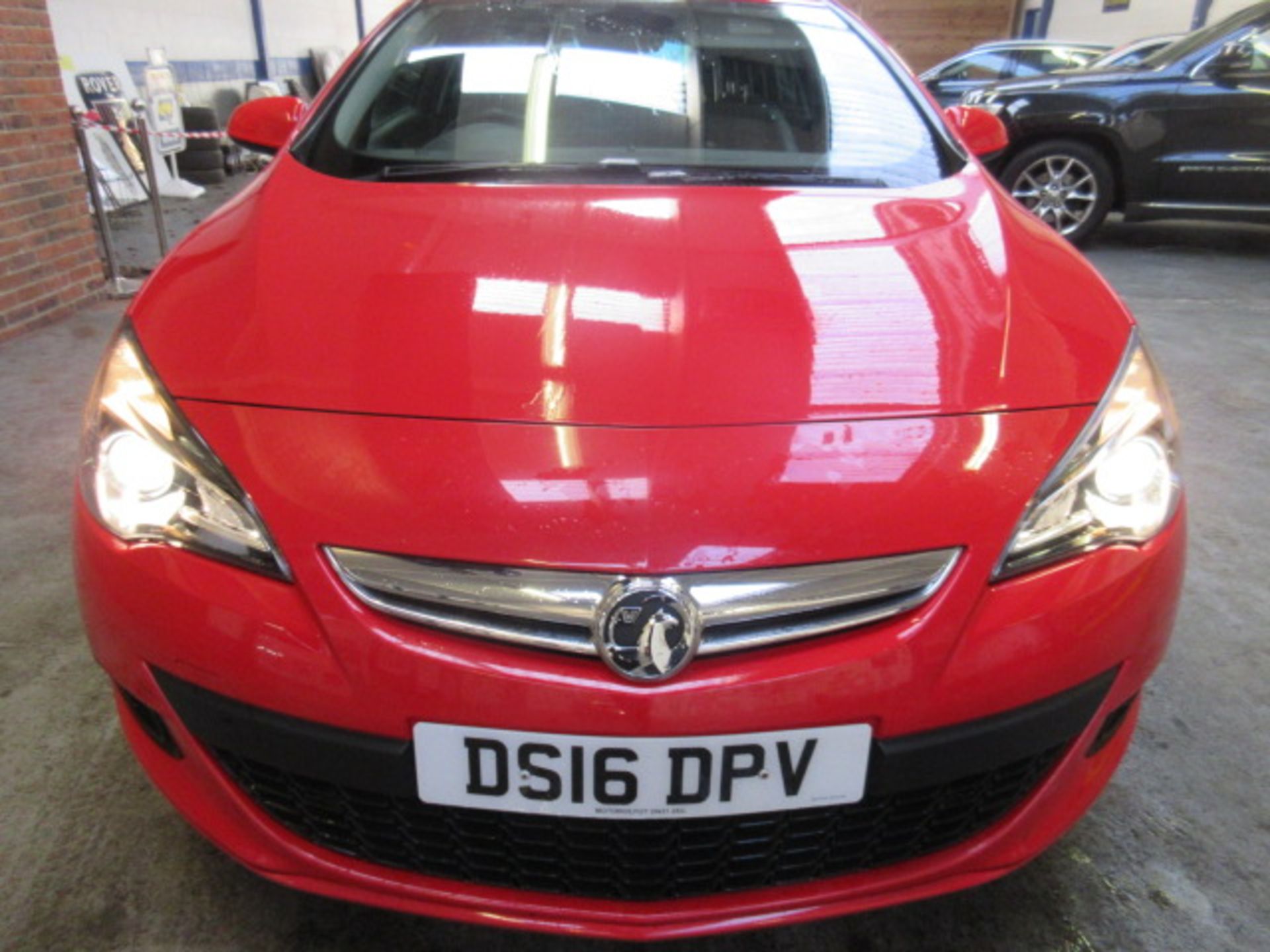 16 16 Vauxhall Astra GTC SRI Turbo - Image 10 of 18