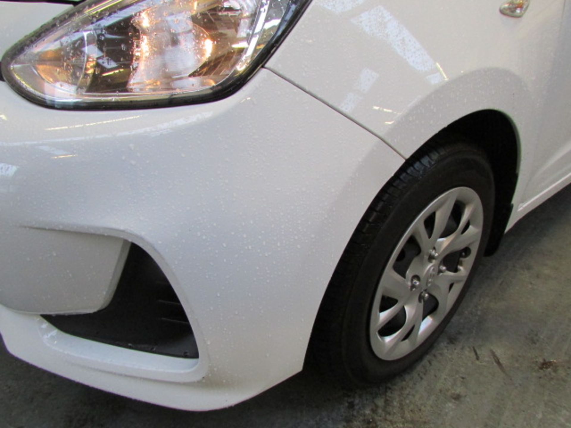 68 19 Hyundai I10 S - Image 7 of 16