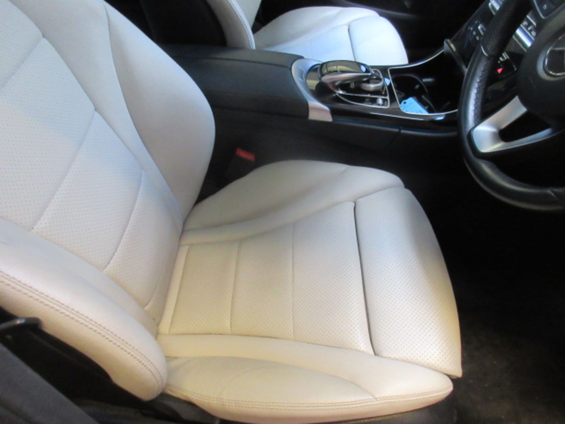 16 16 Mercedes C350 Sport Premium+E - Image 30 of 30