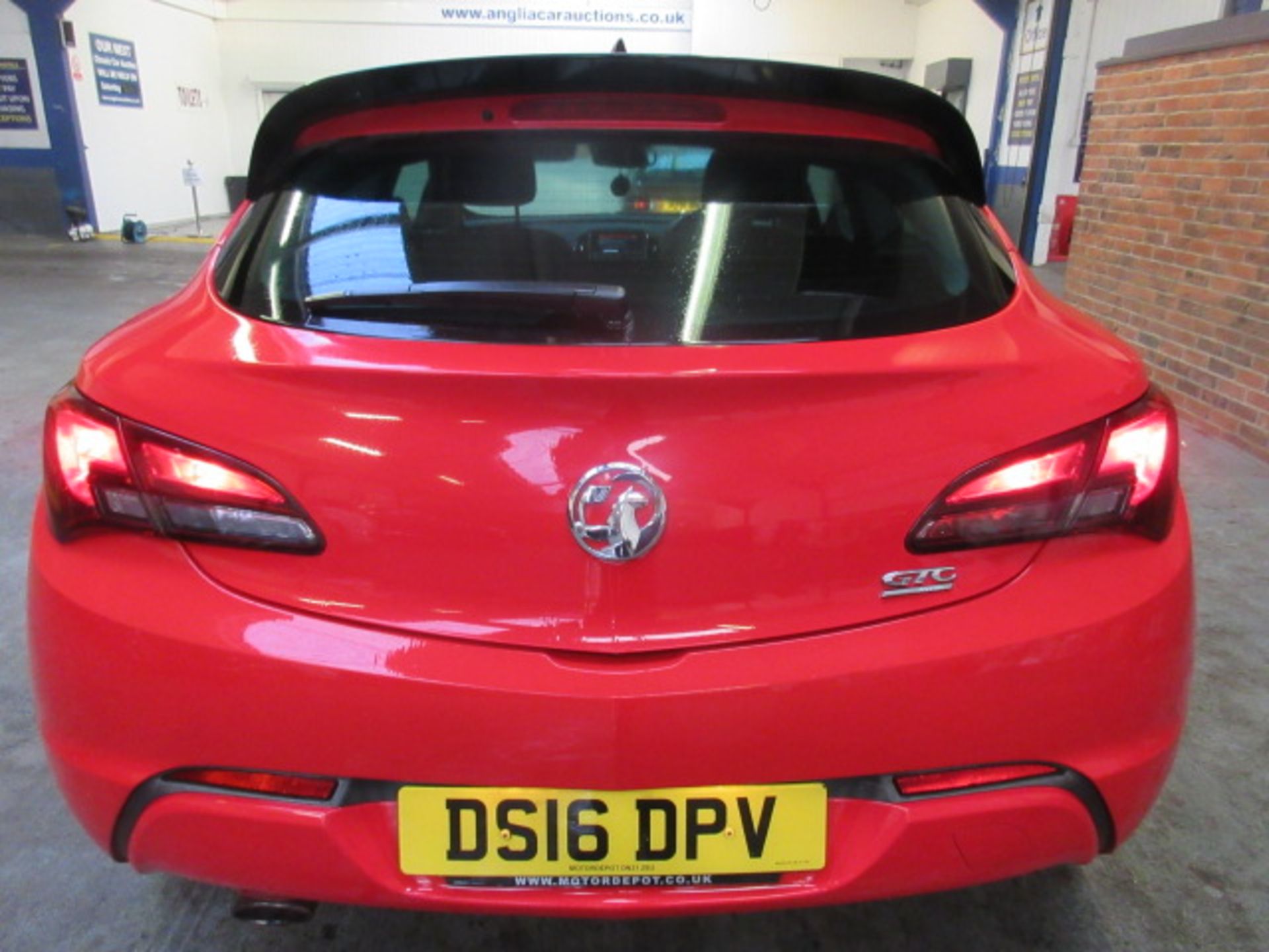 16 16 Vauxhall Astra GTC SRI Turbo - Image 9 of 18