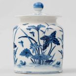 Tarro en porcelana china azul y blanca. Trabajo Chino, Siglo XIX-XX